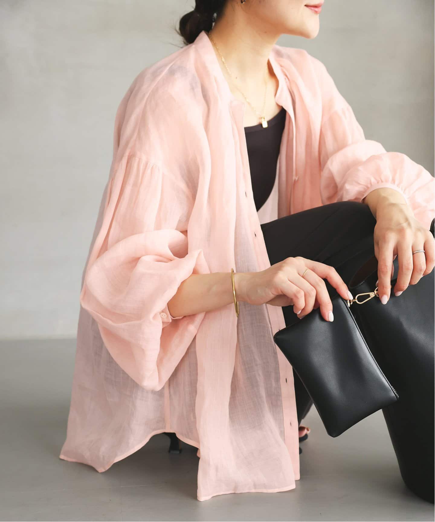 【スローブ イエナ/SLOBE IENA】のラミースキッパーシャツ インテリア・キッズ・メンズ・レディースファッション・服の通販 founy(ファニー) 　ファッション　Fashion　レディースファッション　WOMEN　トップス・カットソー　Tops/Tshirt　シャツ/ブラウス　Shirts/Blouses　2025年　2025　2025春夏・S/S　Ss,Spring/Summer,2025　ギャザー　Gather　シアー　Sheer　スキッパー　Skipper　リネン　Linen　夏　Summer　ピンク|ID: prp329100004524496 ipo3291000000032003483