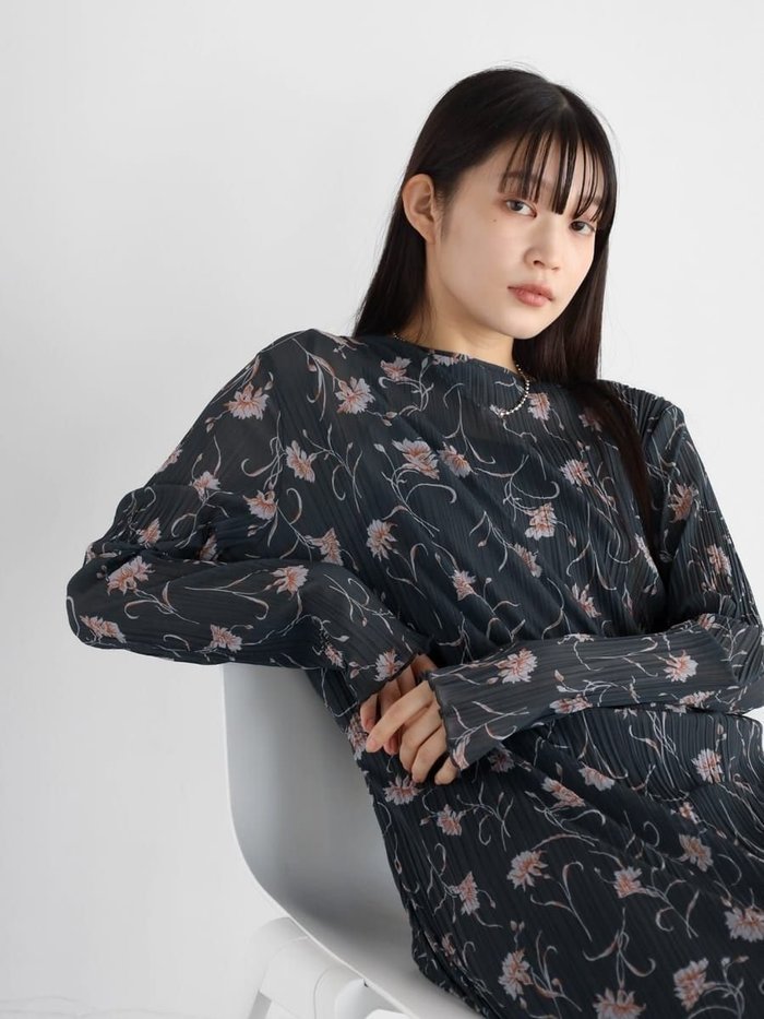 【ラシュッド/LASUD】のボタニカルフラワープリーツワンピース インテリア・キッズ・メンズ・レディースファッション・服の通販 founy(ファニー) https://founy.com/ ファッション Fashion レディースファッション Fashion for Women ワンピース Dresses おすすめ Recommended / Our Picks なめらか Smooth, Silky Texture カーディガン Cardigan, Knitwear シアー Sheer, See-Through ジャケット Jacket, Outerwear ダウン Down, Puffer デニム Denim, Jeans Material プリーツ Pleats, Pleated リボン Ribbon, Bow ロング Long, Long-Length エレガント 上品 Elegant |ID: prp329100004524555 ipo3291000000032722818