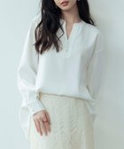 【セゾンドパピヨン/SAISON DE PAPILLON】のパール付きキーネックブラウス 人気、トレンドファッション・服の通販 founy(ファニー) ファッション Fashion レディースファッション WOMEN トップス・カットソー Tops/Tshirt シャツ/ブラウス Shirts/Blouses カフス Cuffs パール Pearl ルーズ Loose 楽ちん Easy エレガント 上品 Elegant thumbnail ホワイト|ID: prp329100004524578 ipo3291000000032003773
