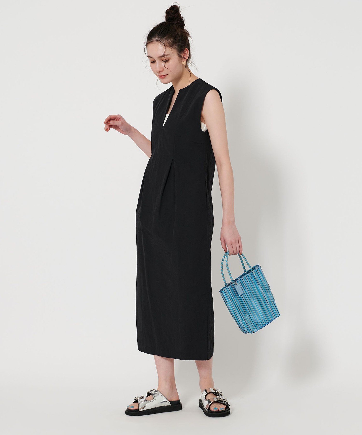 【ビューティ&ユース ユナイテッドアローズ/BEAUTY&YOUTH / UNITED ARROWS】の【WEB限定】ナイロン キーネックワンピース -ウォッシャブル- インテリア・キッズ・メンズ・レディースファッション・服の通販 founy(ファニー) 　ファッション　Fashion　レディースファッション　Fashion for Women　ワンピース　Dresses　ウォッシャブル　Machine Washable　スリット　Slit, Slit Detail　フロント　Front, Front Design　おすすめ　Recommended / Our Picks　旅行　Travel　BLACK|ID: prp329100004524607 ipo3291000000033305231