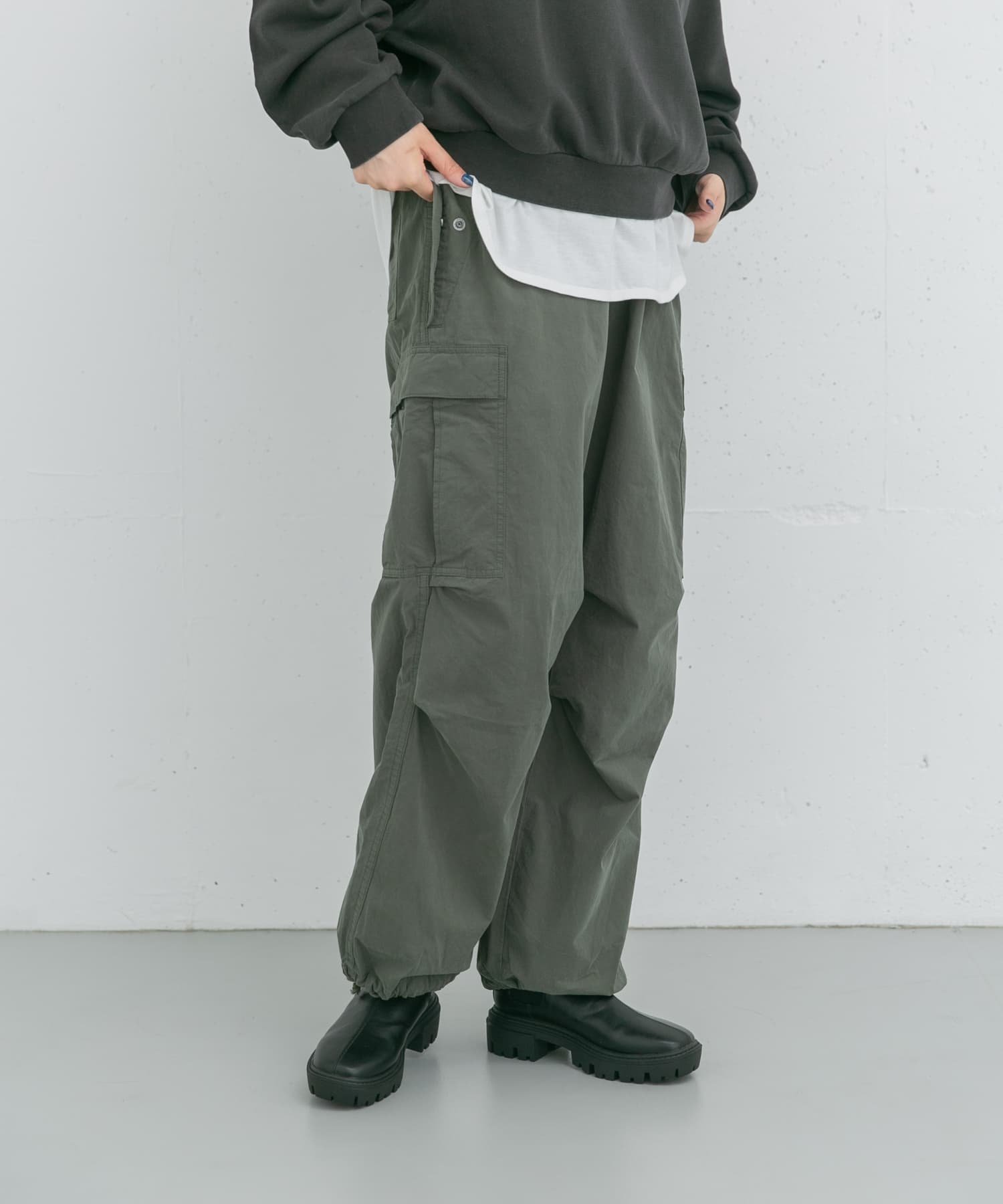 【アーバンリサーチ ドアーズ/URBAN RESEARCH DOORS】のパラシュートイージーパンツ インテリア・キッズ・メンズ・レディースファッション・服の通販 founy(ファニー) 　ファッション　Fashion　レディースファッション　WOMEN　パンツ　Pants　2024年　2024　2024-2025秋冬・A/W　Aw/Autumn/Winter/Fw/Fall/2024-2025　冬　Winter　おすすめ　Recommend　コンパクト　Compact　フェミニン　Feminine　ルーズ　Loose　A/W・秋冬　Aw・Autumn/Winter・Fw・Fall-Winter　オリーブ|ID: prp329100004524680 ipo3291000000032004185