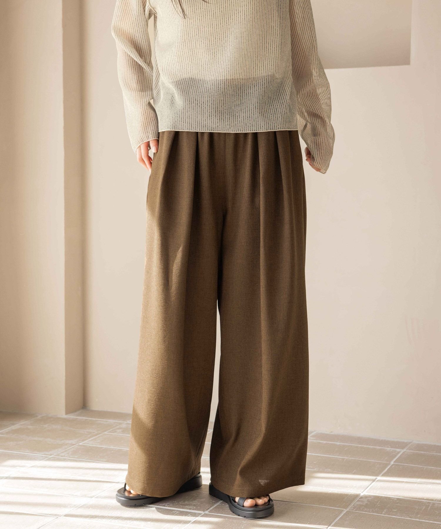 【ローリーズファーム/LOWRYS FARM】のホップサックイージーパンツ インテリア・キッズ・メンズ・レディースファッション・服の通販 founy(ファニー) 　ファッション　Fashion　レディースファッション　Fashion for Women　パンツ　Pants & Trousers　ギャザー　Gathered, Ruffled　セットアップ　Set-Up, Coordinated Outfit　フィット　Fit, Slim Fit　ワイド　Wide, Wide Fit　人気　Popular, Best Seller　定番　Standard, Basic Item　ブラウン|ID: prp329100004524695 ipo3291000000032715500