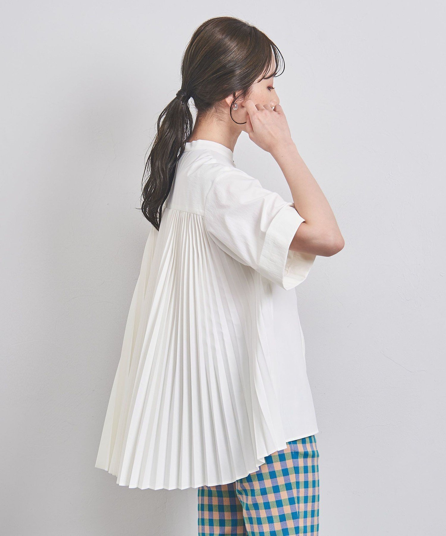 【その他のブランド/Other】のバックプリーツ 五分袖 ブラウス インテリア・キッズ・メンズ・レディースファッション・服の通販 founy(ファニー) 　ファッション　Fashion　レディースファッション　WOMEN　トップス・カットソー　Tops/Tshirt　シャツ/ブラウス　Shirts/Blouses　バッグ　Bag　ストレート　Straight　タイプライター　Typewriter　フレア　Flare　フロント　Front　プリーツ　Pleats　ヨーク　Yoke　OFF WHITE|ID: prp329100004524697 ipo3291000000032207828