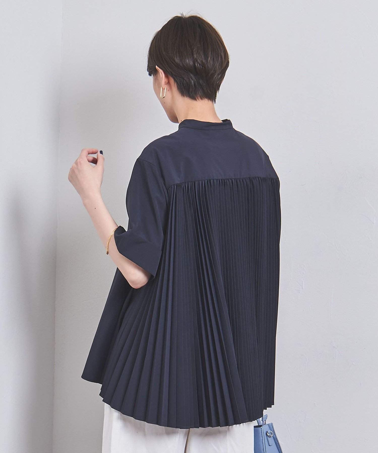 【その他のブランド/Other】のバックプリーツ 五分袖 ブラウス インテリア・キッズ・メンズ・レディースファッション・服の通販 founy(ファニー) 　ファッション　Fashion　レディースファッション　WOMEN　トップス・カットソー　Tops/Tshirt　シャツ/ブラウス　Shirts/Blouses　バッグ　Bag　ストレート　Straight　タイプライター　Typewriter　フレア　Flare　フロント　Front　プリーツ　Pleats　ヨーク　Yoke　NAVY|ID: prp329100004524697 ipo3291000000032207829