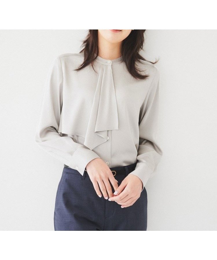 【アンタイトル/UNTITLED】の【通勤】サテン ラッフル風ブラウス インテリア・キッズ・メンズ・レディースファッション・服の通販 founy(ファニー) 　ファッション　Fashion　レディースファッション　WOMEN　トップス・カットソー　Tops/Tshirt　シャツ/ブラウス　Shirts/Blouses　おすすめ　Recommend　アシンメトリー　Asymmetry　インナー　Inner　サテン　Satin　シルク　Silk　ジャケット　Jacket　スーツ　Suit　ラッフル　Raffle　エレガント 上品　Elegant　定番　Standard　ビジネス 仕事 通勤　Business　ライトグレー|ID: prp329100004524701 ipo3291000000032004267