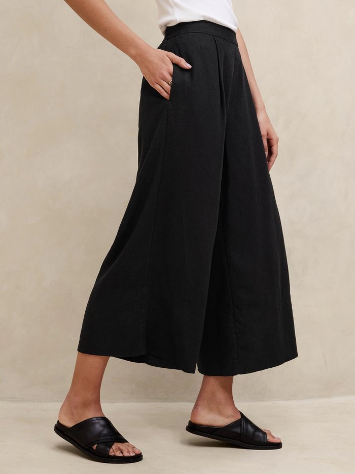 【バナナリパブリック ファクトリーストア/BANANA REPUBLIC FACTORY STORE】のBANANA REPUBLIC FACTORY STORE リネンブレンドワイドレッグクロップドパンツ インテリア・キッズ・メンズ・レディースファッション・服の通販 founy(ファニー) https://founy.com/ ファッション Fashion レディースファッション WOMEN パンツ Pants コンパクト Compact リネン Linen ワイド Wide 吸水 Water Absorption |ID: prp329100004524715 ipo3291000000032004318
