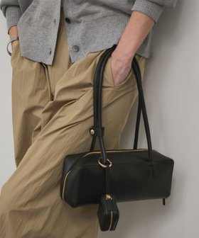 【サロン アダム エ ロペ/SALON adam et rope'】のミニポーチ付きスプリットレザーワイドバッグ / 追加 人気、トレンドファッション・服の通販 founy(ファニー) ファッション Fashion レディースファッション Fashion for Women ポーチ&ミニバッグ Pouches & Mini Bags オケージョン Occasion Wear 今季 This Season, Current Season スマート Smart, Elegant スーツ Suit, Formalwear セットアップ Set-Up, Coordinated Outfit 財布 Wallet, Purse チャーム Charm, Pendant デニム Denim, Jeans Material トレンド Trend, Trending Now フィット Fit, Slim Fit フォルム Silhouette, Form ポケット Pocket, Pocket Detail ポーチ Pouch, Small Case リアル Real, Realistic リップ Lip, Lip Motif ワイド Wide, Wide Fit エレガント 上品 Elegant ビジネス 仕事 通勤 Business / Work / Commuting |ID:prp329100004524720