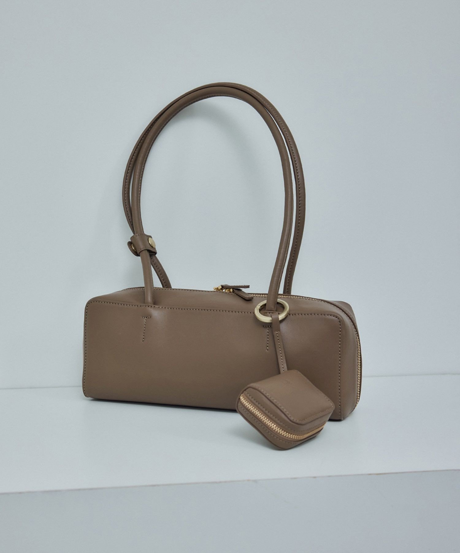 【サロン アダム エ ロペ/SALON adam et rope'】のミニポーチ付きスプリットレザーワイドバッグ / 追加 インテリア・キッズ・メンズ・レディースファッション・服の通販 founy(ファニー) ファッション Fashion レディースファッション Fashion for Women ポーチ&ミニバッグ Pouches & Mini Bags オケージョン Occasion Wear 今季 This Season, Current Season スマート Smart, Elegant スーツ Suit, Formalwear セットアップ Set-Up, Coordinated Outfit 財布 Wallet, Purse チャーム Charm, Pendant デニム Denim, Jeans Material トレンド Trend, Trending Now フィット Fit, Slim Fit フォルム Silhouette, Form ポケット Pocket, Pocket Detail ポーチ Pouch, Small Case リアル Real, Realistic リップ Lip, Lip Motif ワイド Wide, Wide Fit エレガント 上品 Elegant ビジネス 仕事 通勤 Business / Work / Commuting ベージュ系(28)|ID: prp329100004524720 ipo3291000000034833534