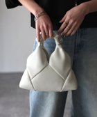【リベリー/Riberry】のトライアングルミニバッグ/ミニショルダーバッグ 人気、トレンドファッション・服の通販 founy(ファニー) ファッション Fashion レディースファッション Fashion for Women バッグ Bags オケージョン Occasion Wear コンパクト Compact, Small Size 軽量 Lightweight, Ultra Light ショルダー Shoulder, Shoulder Strap シンプル Simple, Minimal トライアングル Triangle, Triangular Shape トレンド Trend, Trending Now ポケット Pocket, Pocket Detail エレガント 上品 Elegant セレモニー Ceremony 入学式 Entrance Ceremony 卒業式 Graduation Ceremony 結婚式 Wedding thumbnail OFFWHITE|ID: prp329100004524785 ipo3291000000034024332
