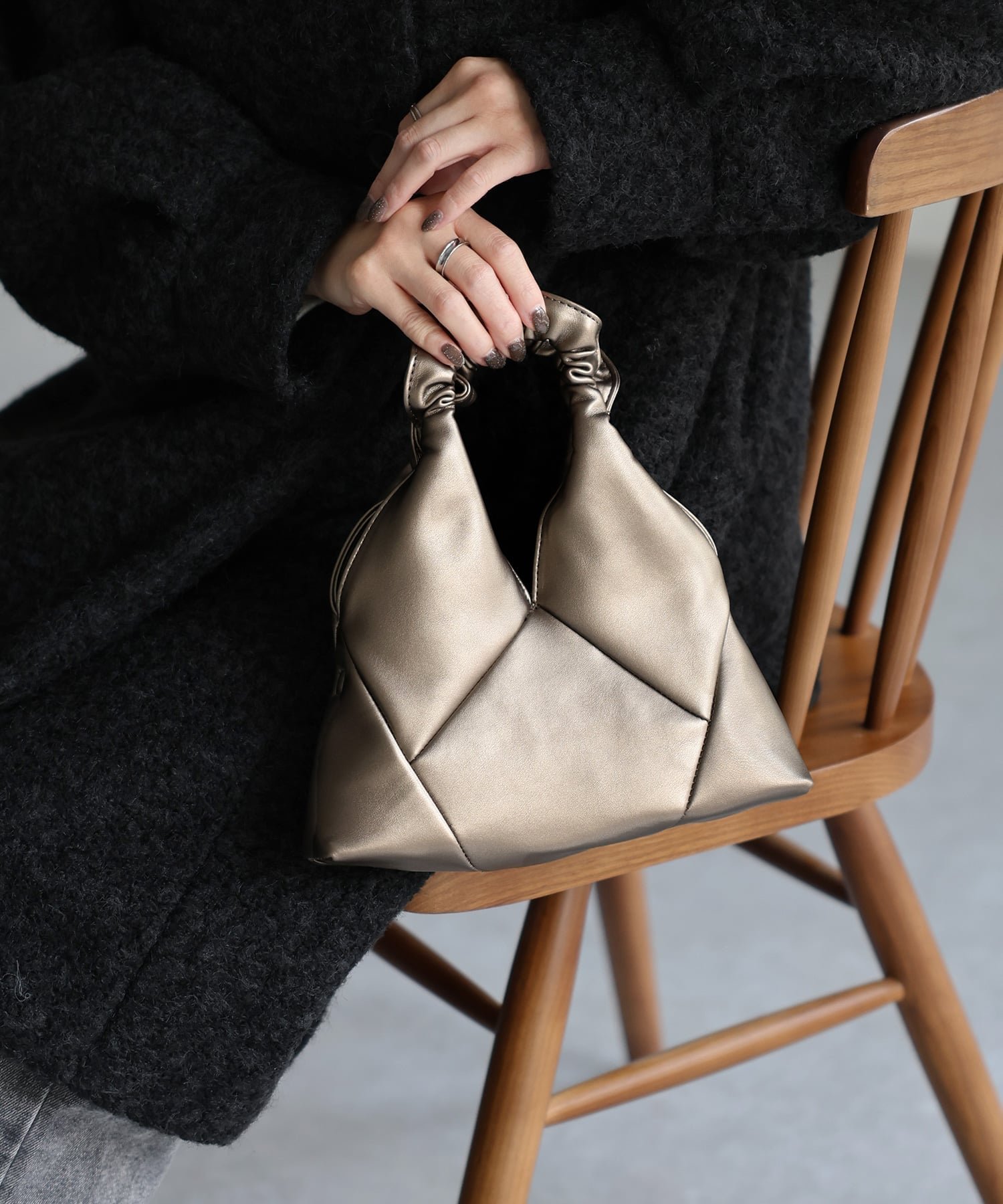 【リベリー/Riberry】のトライアングルミニバッグ/ミニショルダーバッグ インテリア・キッズ・メンズ・レディースファッション・服の通販 founy(ファニー) ファッション Fashion レディースファッション Fashion for Women バッグ Bags オケージョン Occasion Wear コンパクト Compact, Small Size 軽量 Lightweight, Ultra Light ショルダー Shoulder, Shoulder Strap シンプル Simple, Minimal トライアングル Triangle, Triangular Shape トレンド Trend, Trending Now ポケット Pocket, Pocket Detail エレガント 上品 Elegant セレモニー Ceremony 入学式 Entrance Ceremony 卒業式 Graduation Ceremony 結婚式 Wedding A.GOLD|ID: prp329100004524785 ipo3291000000034601459