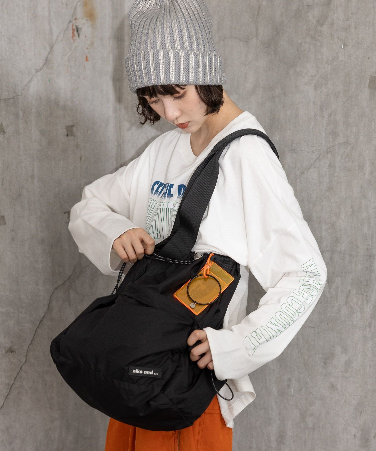 【ニコアンド/niko and】のオリジナルライトドロストトートバッグ インテリア・キッズ・メンズ・レディースファッション・服の通販 founy(ファニー) 　ファッション　Fashion　レディースファッション　WOMEN　バッグ　Bag　アウトドア　Outdoor　ギャザー　Gather　チャーム　Charm　ポケット　Pocket　傘　Umbrella　旅行　Travel　ビジネス 仕事 通勤　Business　ブラック|ID: prp329100004524815 ipo3291000000032004712
