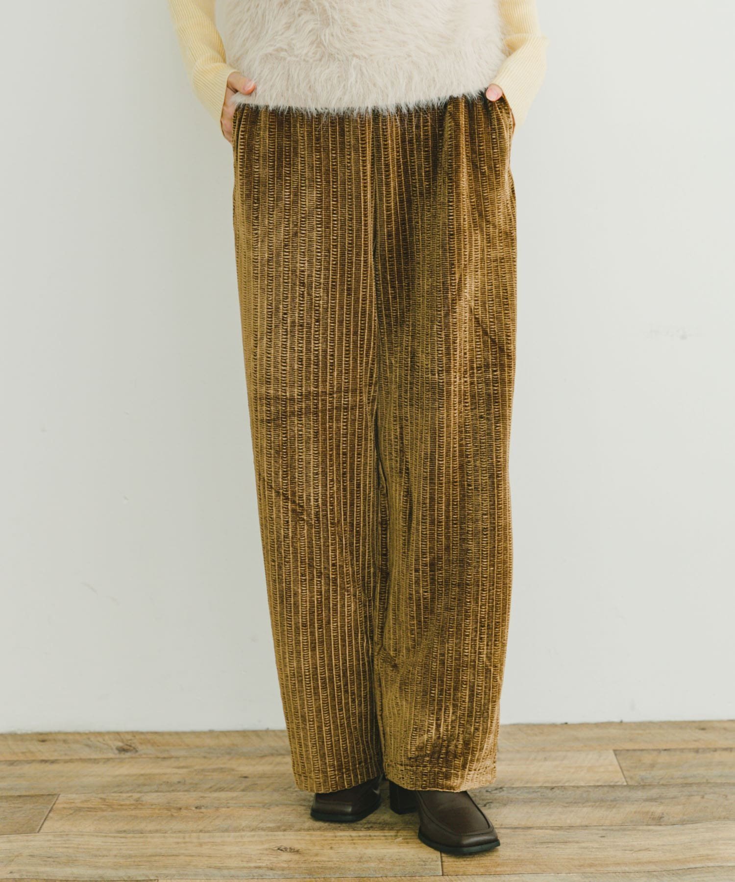 【その他のブランド/Other】のベロアイージーパンツ インテリア・キッズ・メンズ・レディースファッション・服の通販 founy(ファニー) 　ファッション　Fashion　レディースファッション　WOMEN　パンツ　Pants　2024年　2024　2024-2025秋冬・A/W　Aw/Autumn/Winter/Fw/Fall/2024-2025　冬　Winter　おすすめ　Recommend　コンパクト　Compact　ベロア　Velor　A/W・秋冬　Aw・Autumn/Winter・Fw・Fall-Winter　L.BRN|ID: prp329100004524875 ipo3291000000032005000