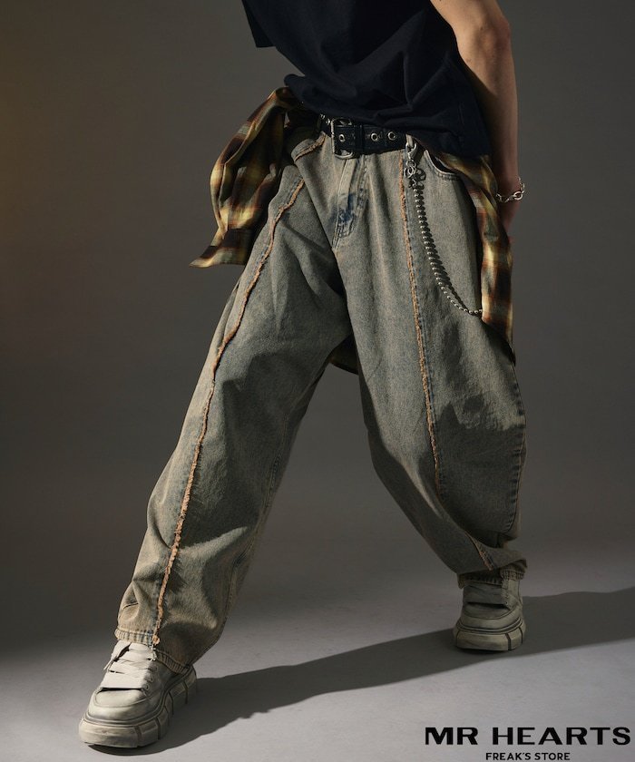 【フリークスストア/FREAK'S STORE】のVINTAGE WASH WIDE SILHOUETTE SWITCHING DENIM 【限定展開】 24SS インテリア・キッズ・メンズ・レディースファッション・服の通販 founy(ファニー) 　ファッション　Fashion　レディースファッション　WOMEN　インディゴ　Indigo　スウェット　Sweat　センター　Center　テーパード　Tapered　デニム　Denim　トレンド　Trend　定番　Standard　ミリタリー　Military　ワイド　Wide　S/S・春夏　Ss・Spring/Summer　おすすめ　Recommend　夏　Summer　2024年　2024　2024春夏・S/S　Ss,Spring/Summer,2024　サックスブルー|ID: prp329100004524889 ipo3291000000032005064