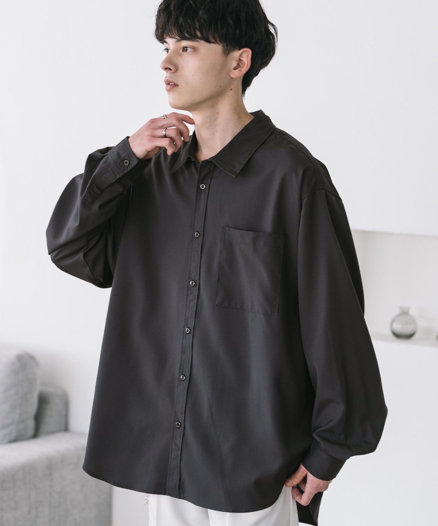 【ロッキーモンロー/Rocky Monroe】のオーバーサイズレギュラーカラーストレッチシャツ インテリア・キッズ・メンズ・レディースファッション・服の通販 founy(ファニー) 　ファッション　Fashion　レディースファッション　WOMEN　トップス・カットソー　Tops/Tshirt　シャツ/ブラウス　Shirts/Blouses　カットソー　Cut And Sew　ショルダー　Shoulder　ジャケット　Jacket　スタンダード　Standard　とろみ　Thickness　トレンド　Trend　ドロップ　Drop　定番　Standard　バランス　Balance　ビッグ　Big　メンズ　Mens　ルーズ　Loose　レギュラー　Regular　ワイド　Wide　ワーク　Work　再入荷　Restock/Back In Stock/Re Arrival　おすすめ　Recommend　ビジネス 仕事 通勤　Business　チャコール|ID: prp329100004524912 ipo3291000000032284193