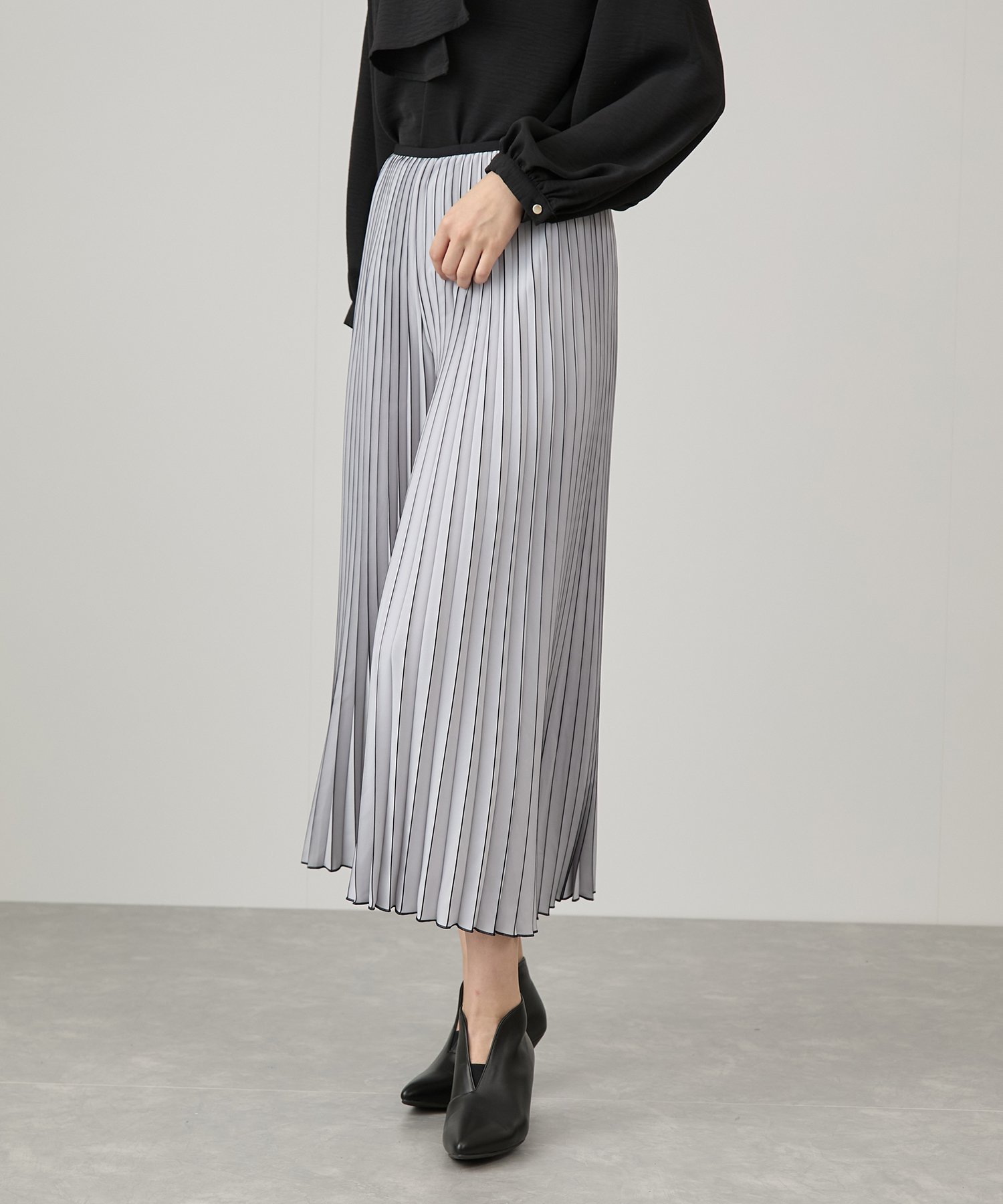 【ジャイロ/JAYRO】のワイドフレアプリーツパンツ インテリア・キッズ・メンズ・レディースファッション・服の通販 founy(ファニー) 　ファッション　Fashion　レディースファッション　WOMEN　パンツ　Pants　キャップ　Cap　ストライプ　Stripe　スニーカー　Sneakers　プリーツ　Pleats　ポケット　Pocket　ワイド　Wide　楽ちん　Easy　A/W・秋冬　Aw・Autumn/Winter・Fw・Fall-Winter　グレー(07)|ID: prp329100004524913 ipo3291000000032005182