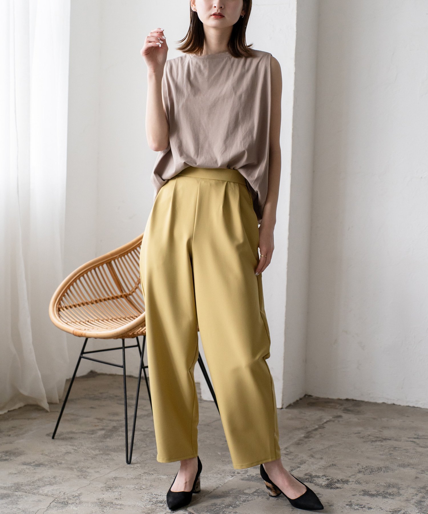 【ヴィータフェリーチェ/VitaFelice】のふんわりタックカーブパンツ インテリア・キッズ・メンズ・レディースファッション・服の通販 founy(ファニー) 　ファッション　Fashion　レディースファッション　WOMEN　パンツ　Pants　ツイル　Twill　エレガント 上品　Elegant　イエロー|ID: prp329100004524938 ipo3291000000032005318