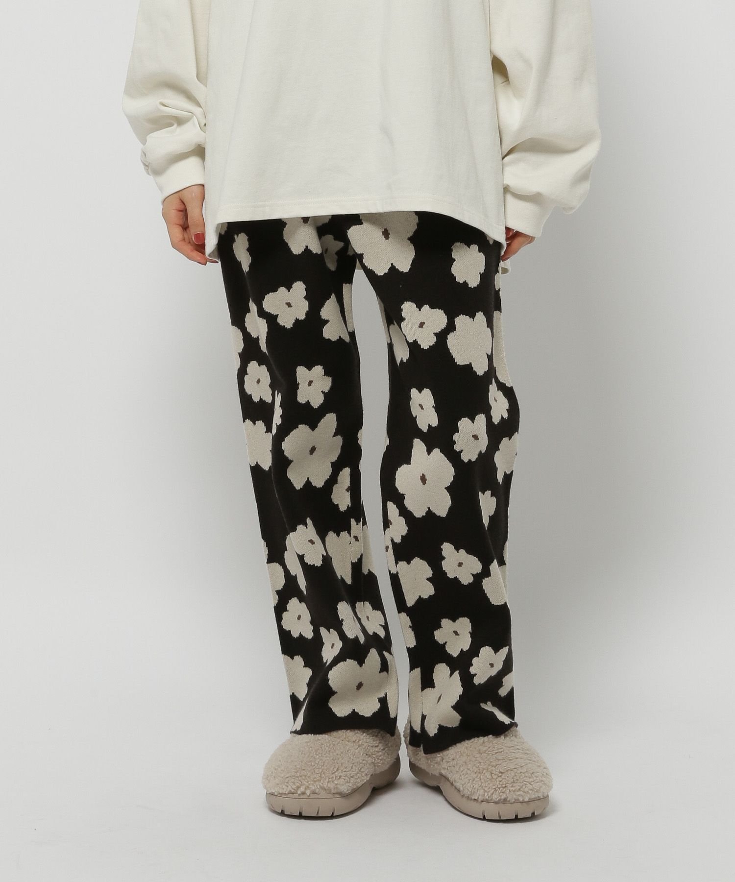 【ニコアンド/niko and】のなめらかタッチニットパンツ インテリア・キッズ・メンズ・レディースファッション・服の通販 founy(ファニー) 　ファッション　Fashion　レディースファッション　WOMEN　パンツ　Pants　おすすめ　Recommend　なめらか　Smooth　ストレート　Straight　ボトム　Bottom　リラックス　Relax　人気　Popularity　無地　Plain Color　ブラック花柄17|ID: prp329100004524943 ipo3291000000032005344