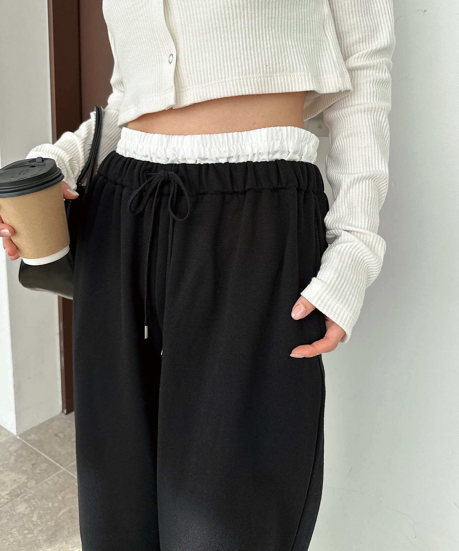 【その他のブランド/Other】のダブルウエスト 裏毛 スウェット ワイドパンツ Freesia フリージア インテリア・キッズ・メンズ・レディースファッション・服の通販 founy(ファニー) 　ファッション　Fashion　レディースファッション　WOMEN　パンツ　Pants　おすすめ　Recommend　ショート　Short　シンプル　Simple　スウェット　Sweat　ダブル　Double　トレンド　Trend　ポケット　Pocket　ワイド　Wide　今季　This Season　楽ちん　Easy　ブラック|ID: prp329100004524966 ipo3291000000032005423