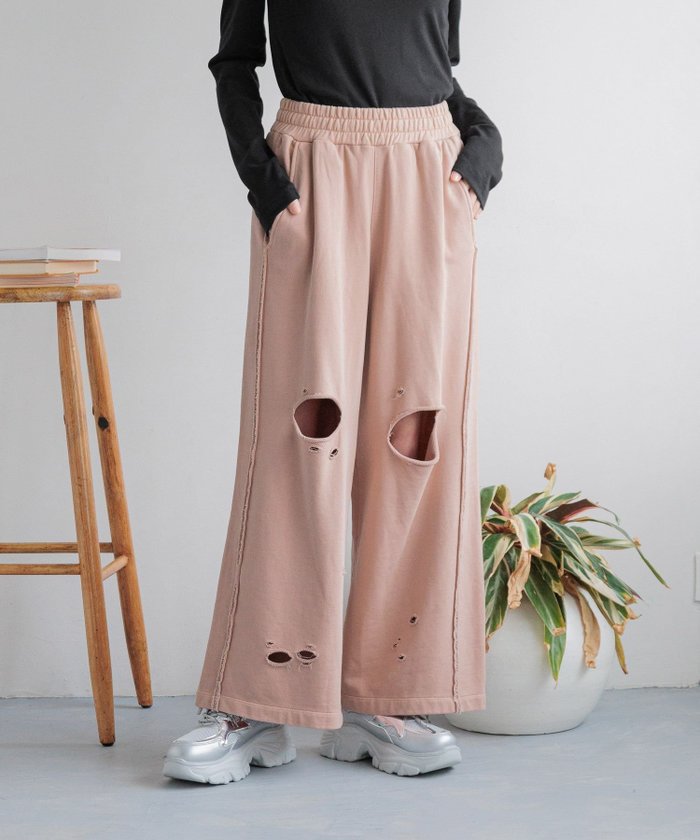 【ローリーズファーム/LOWRYS FARM】のリメイクスウェットワイドパンツ インテリア・キッズ・メンズ・レディースファッション・服の通販 founy(ファニー) https://founy.com/ ファッション Fashion レディースファッション WOMEN パンツ Pants おすすめ Recommend コンパクト Compact シンプル Simple ダメージ Damage バランス Balance リメイク Remake |ID: prp329100004524998 ipo3291000000032005566