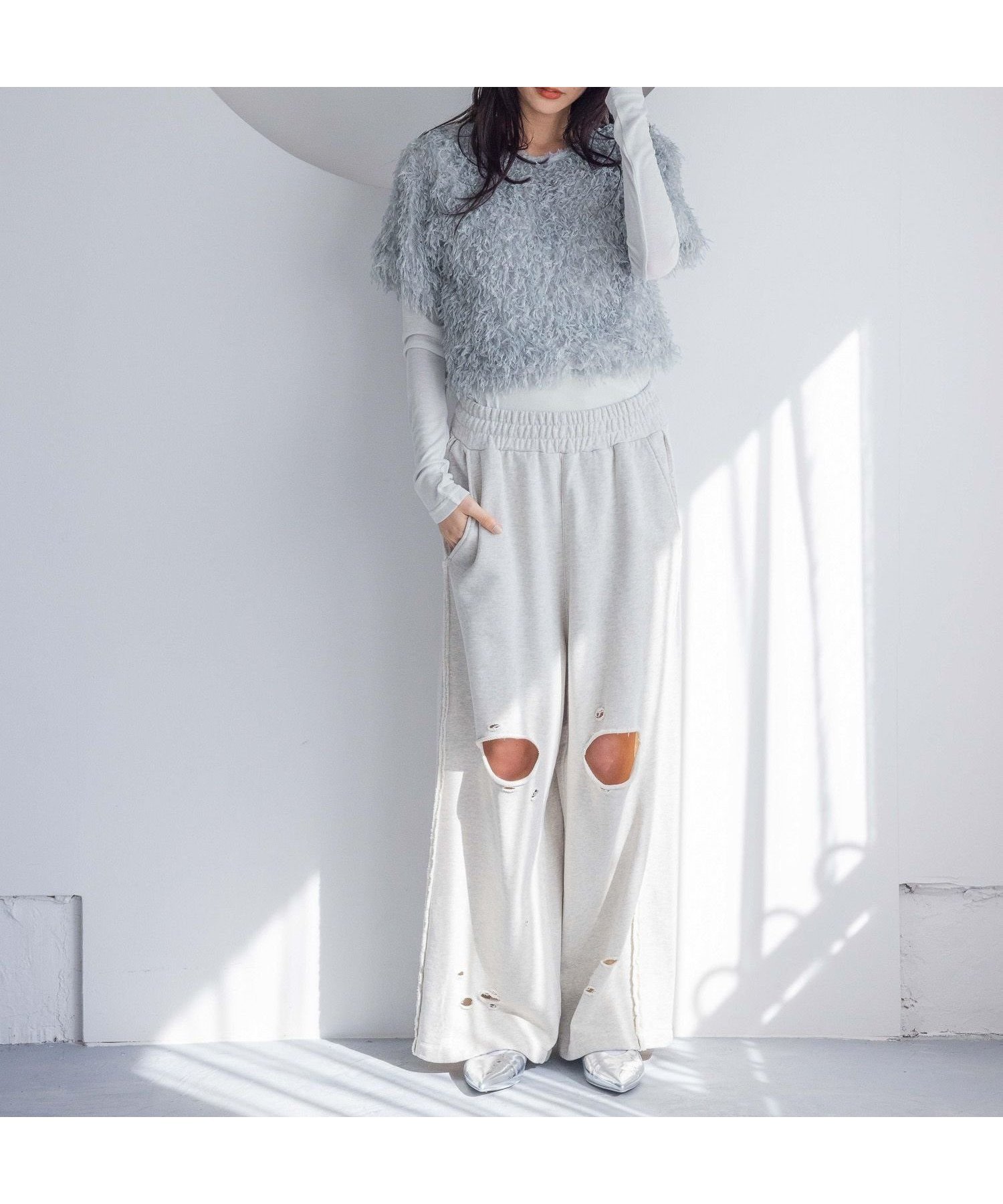 【ローリーズファーム/LOWRYS FARM】のリメイクスウェットワイドパンツ インテリア・キッズ・メンズ・レディースファッション・服の通販 founy(ファニー) 　ファッション　Fashion　レディースファッション　WOMEN　パンツ　Pants　おすすめ　Recommend　コンパクト　Compact　シンプル　Simple　ダメージ　Damage　バランス　Balance　リメイク　Remake　グレー|ID: prp329100004524998 ipo3291000000032005571