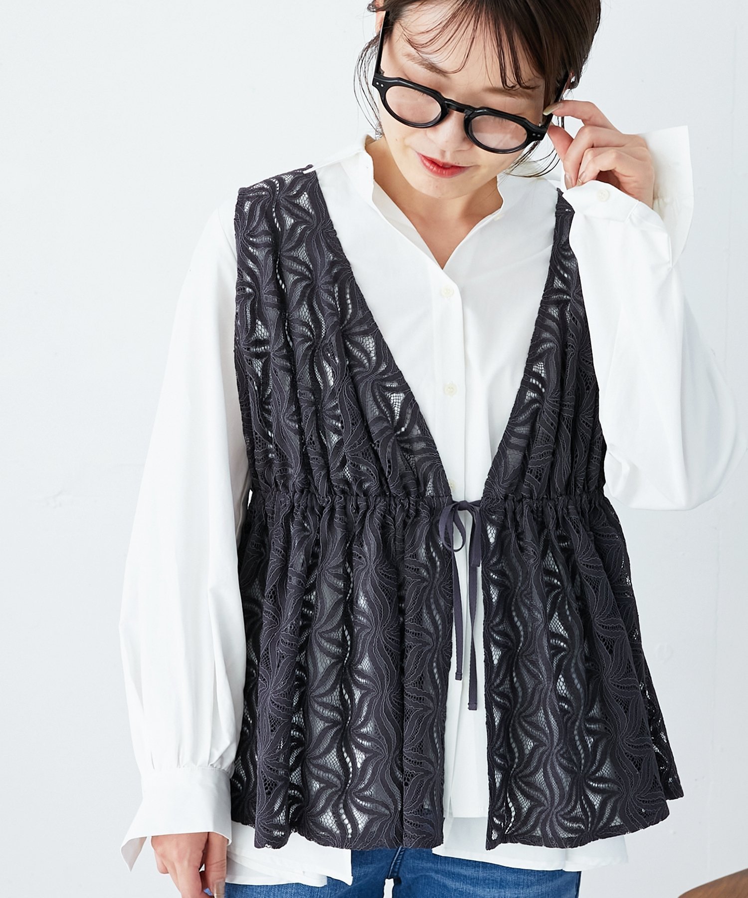 【ルクールブラン/le.coeur blanc】のフラワーレースジレベスト インテリア・キッズ・メンズ・レディースファッション・服の通販 founy(ファニー) 　ファッション　Fashion　レディースファッション　WOMEN　アウター　Coat Outerwear　トップス・カットソー　Tops/Tshirt　ベスト/ジレ　Gilets/Vests　おすすめ　Recommend　カットソー　Cut And Sew　シンプル　Simple　デニム　Denim　レース　Race　ブラック|ID: prp329100004525030 ipo3291000000032005713