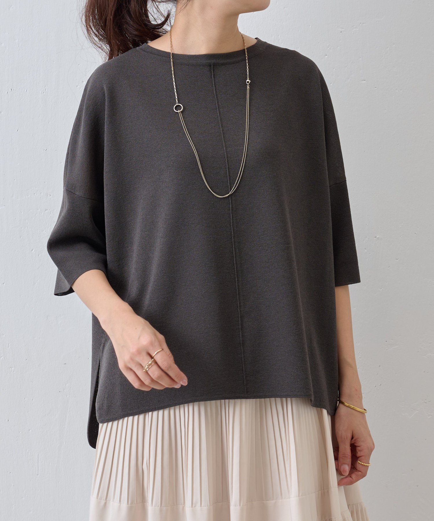 【その他のブランド/Other】の半袖サラッとプルオーバー 人気、トレンドファッション・服の通販 founy(ファニー) 　ファッション　Fashion　レディースファッション　Fashion for Women　トップス・カットソー　Cut & Sew Tops　カジュアルプルオーバー・ニットトップス　Pullovers & Knit Tops / Casual Pullovers　おすすめ　Recommended / Our Picks　アンサンブル　Ensemble Set　カーディガン　Cardigan, Knitwear　シルバー　Silver, Metallic Silver　スリット　Slit, Slit Detail　ボトム　Bottoms, Lower Wear　エレガント 上品　Elegant　半袖　Short Sleeve, Half Sleeve　夏　Summer　春　Spring　S/S・春夏　SS, Spring/Summer, Warm Season　 other-1|ID: prp329100004525055 ipo3291000000032611230