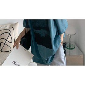 【メゾンドラティール/maison de LATIR】のオーバーシルエット春プリントTシャツ 人気、トレンドファッション・服の通販 founy(ファニー) ファッション Fashion レディースファッション WOMEN トップス・カットソー Tops/Tshirt シャツ/ブラウス Shirts/Blouses ロング / Tシャツ T-Shirts シンプル Simple トレンド Trend ネックレス Necklace ビッグ Big フロント Front プリント Print モノトーン Monotone 半袖 Short Sleeve 帽子 Hat 春 Spring 結婚式 Wedding Ceremony |ID:prp329100004525080