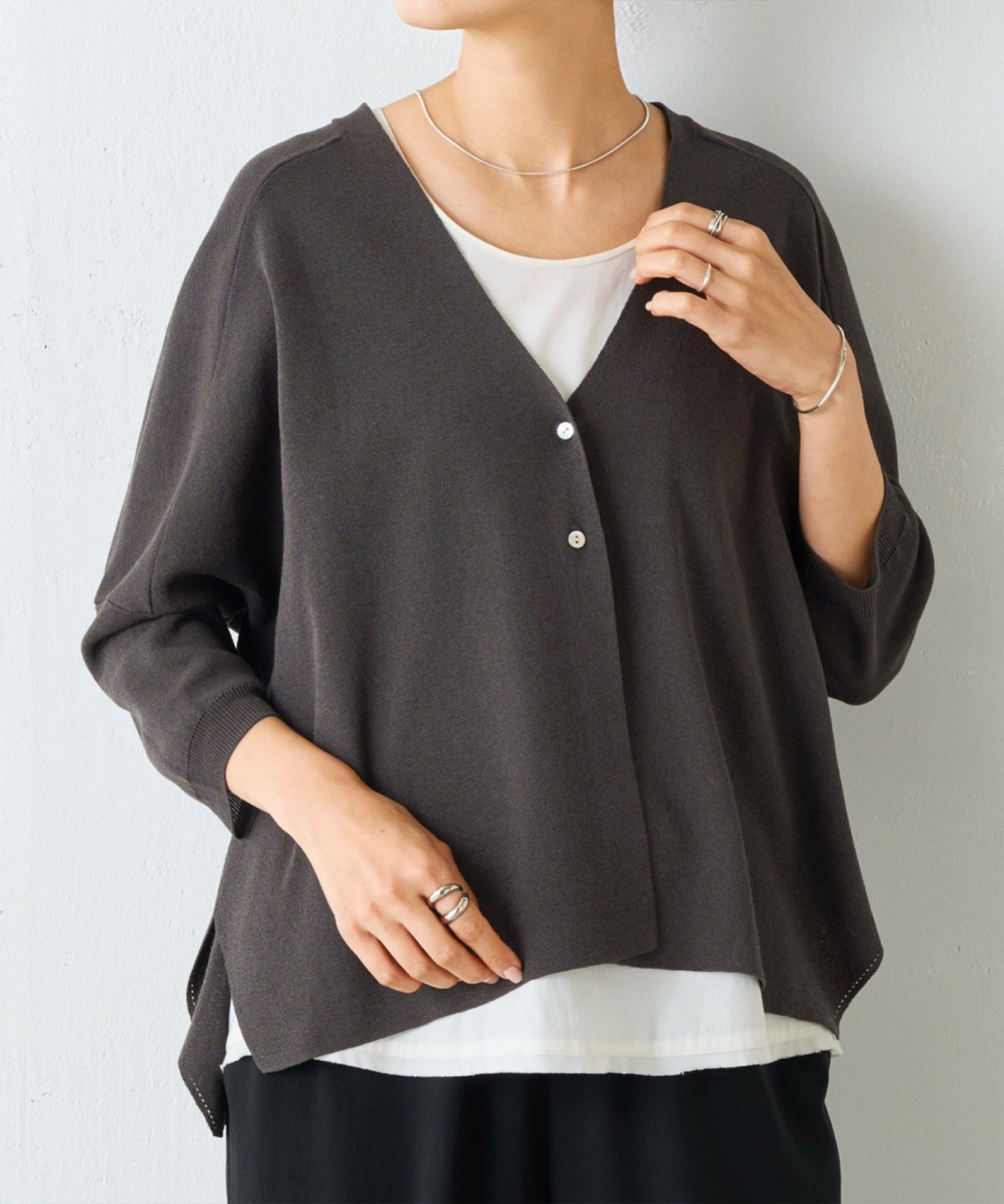 【その他のブランド/Other】のサラッとカーディガン インテリア・キッズ・メンズ・レディースファッション・服の通販 founy(ファニー) 　ファッション　Fashion　レディースファッション　Fashion for Women　トップス・カットソー　Cut & Sew Tops　カーディガン・羽織り　Layered Style Cardigans　おすすめ　Recommended / Our Picks　アンサンブル　Ensemble Set　インナー　Innerwear　カーディガン　Cardigan, Knitwear　コンパクト　Compact, Small Size　シルバー　Silver, Metallic Silver　バランス　Balance, Style Balance　ワイド　Wide, Wide Fit　エレガント 上品　Elegant　夏　Summer　春　Spring　S/S・春夏　SS, Spring/Summer, Warm Season　ダークグレー|ID: prp329100004525118 ipo3291000000032621197