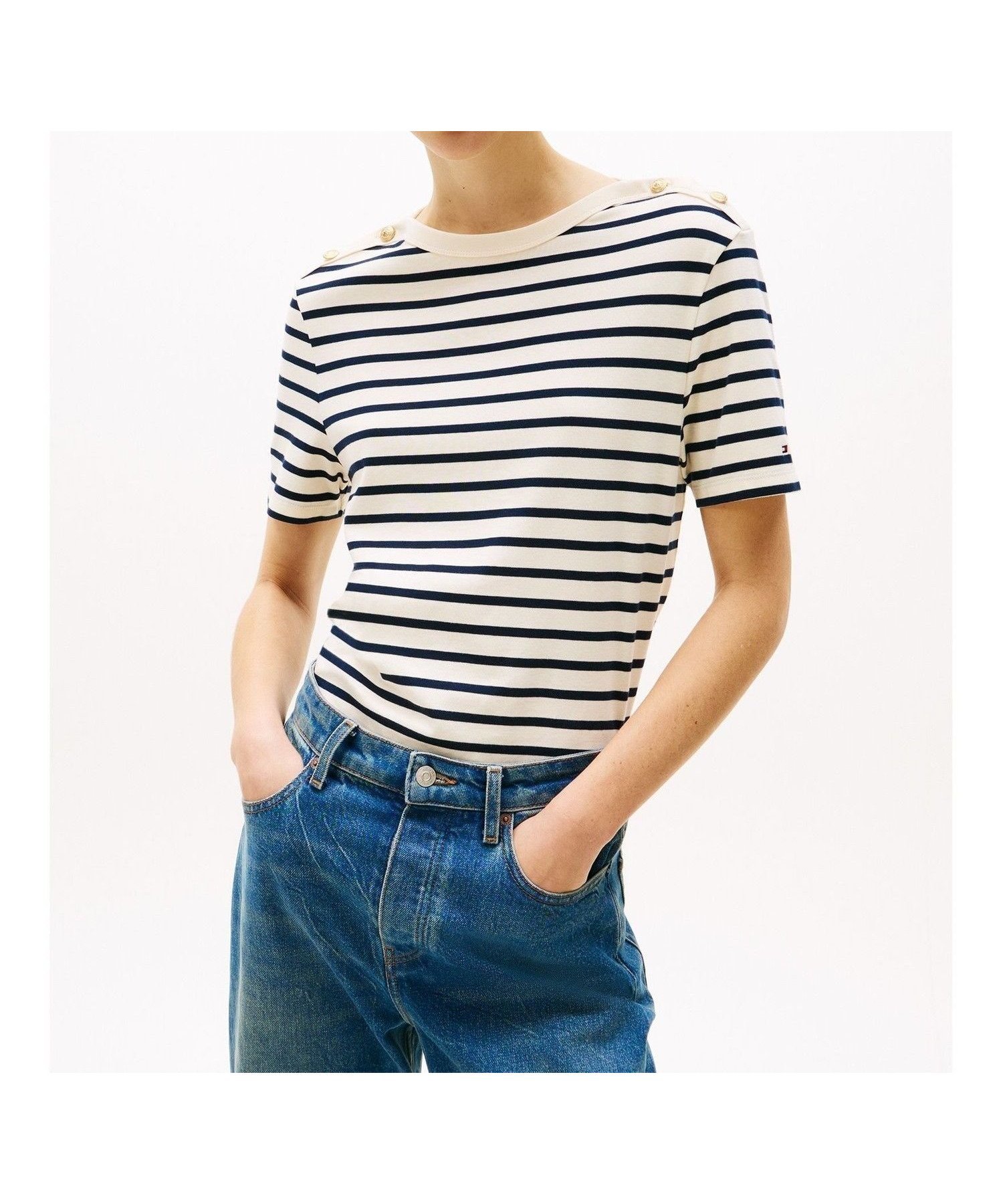 【トミーヒルフィガー/TOMMY HILFIGER】のゴールドボタンクルーネックトップス インテリア・キッズ・メンズ・レディースファッション・服の通販 founy(ファニー) 　ファッション　Fashion　レディースファッション　WOMEN　トップス・カットソー　Tops/Tshirt　ショルダー　Shoulder　ストライプ　Stripe　無地　Plain Color　マルチ0FC|ID: prp329100004525125 ipo3291000000032517740