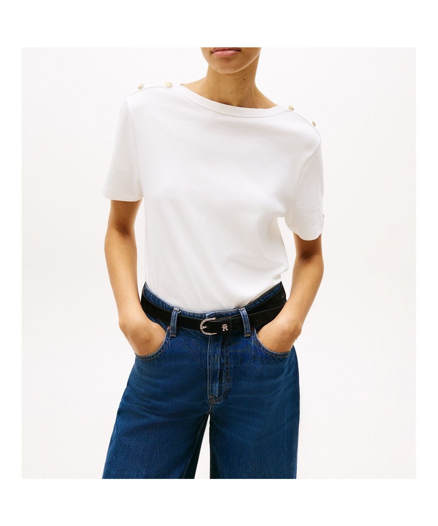 【トミーヒルフィガー/TOMMY HILFIGER】のゴールドボタンクルーネックトップス インテリア・キッズ・メンズ・レディースファッション・服の通販 founy(ファニー) 　ファッション　Fashion　レディースファッション　WOMEN　トップス・カットソー　Tops/Tshirt　ショルダー　Shoulder　ストライプ　Stripe　無地　Plain Color　ホワイトYBL|ID: prp329100004525125 ipo3291000000032517745