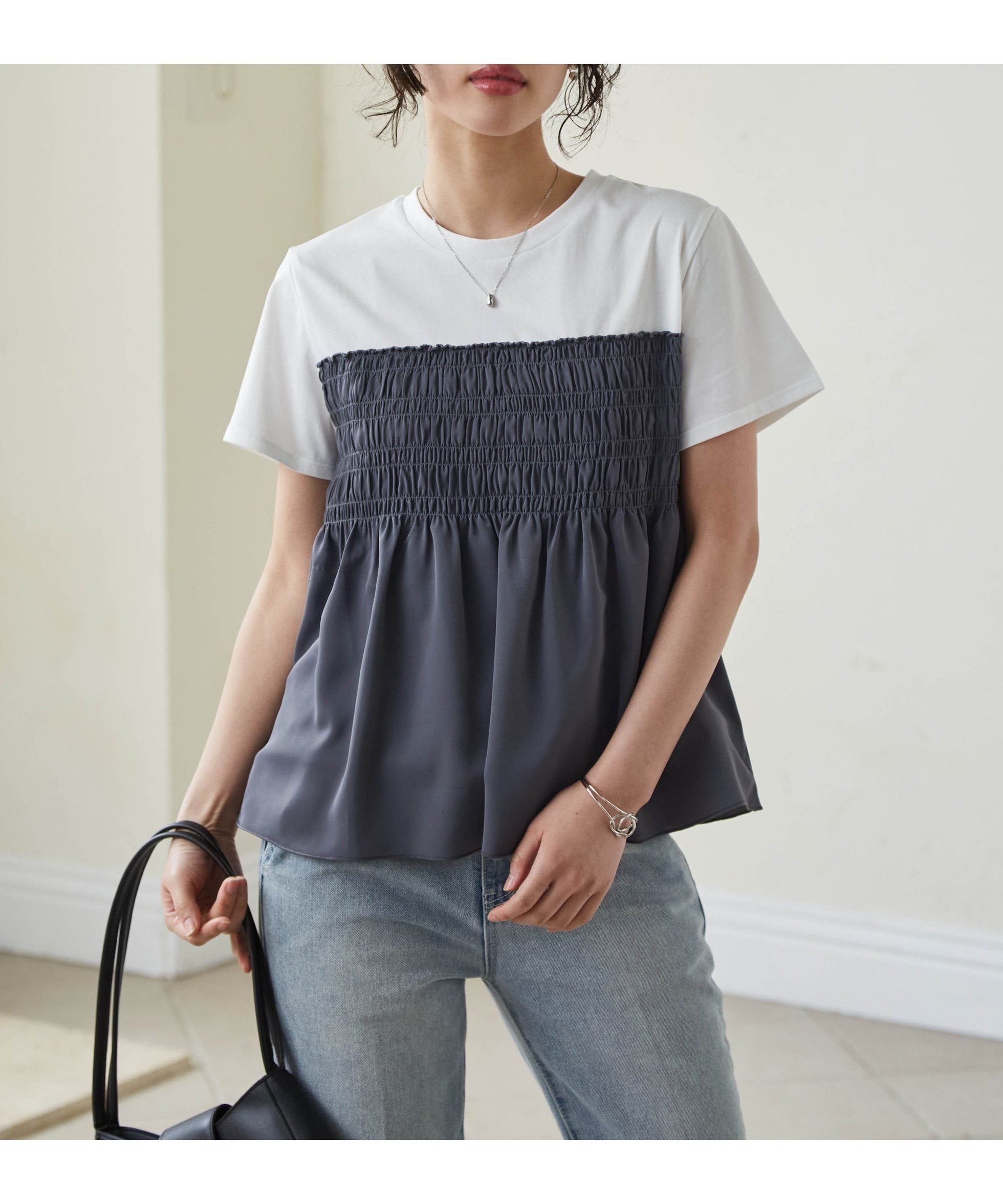 【ラナン/Ranan】のRanan/ビスチェ重ね着風Tシャツ インテリア・キッズ・メンズ・レディースファッション・服の通販 founy(ファニー) 　ファッション　Fashion　レディースファッション　WOMEN　トップス・カットソー　Tops/Tshirt　シャツ/ブラウス　Shirts/Blouses　ロング / Tシャツ　T-Shirts　ビスチェ　Bustier　グラデーション　Gradation　テクスチャー　Texture　ビスチェ　Bustier　ホワイト×グレー|ID: prp329100004525384 ipo3291000000032007261