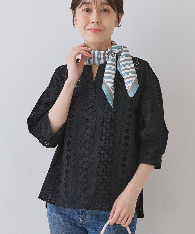 【インディヴィ/INDIVI】の【刺繍/レース】スラッシュネックブラウス インテリア・キッズ・メンズ・レディースファッション・服の通販 founy(ファニー) 　ファッション　Fashion　レディースファッション　Ladies' Fashion Online　トップス・カットソー　Tops/Tshirt　シャツ/ブラウス　Shirts/Blouses　おすすめ　Recommend　デニム　Denim　ブライト　Bright　ブロード　Broad　レース　Race　ブラック|ID: prp329100004525533 ipo3291000000032682859