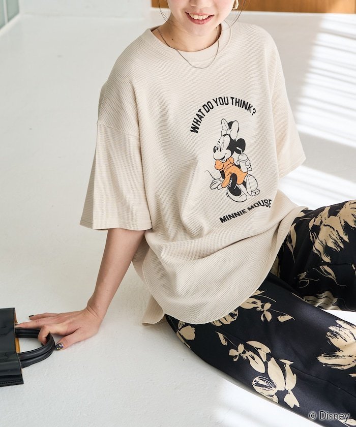 【フリークスストア/FREAK'S STORE】の別注/別注/Mickey Mouse Minnie Mouse/ミッキーマウス ミニーマウス ワッフル プリント 半袖 Tシャツ【限定展開】 25SS インテリア・キッズ・メンズ・レディースファッション・服の通販 founy(ファニー) 　ファッション　Fashion　レディースファッション　WOMEN　トップス・カットソー　Tops/Tshirt　シャツ/ブラウス　Shirts/Blouses　ロング / Tシャツ　T-Shirts　2025年　2025　2025春夏・S/S　Ss,Spring/Summer,2025　キャラクター　Character　ショルダー　Shoulder　スペシャル　Special　ドロップ　Drop　ビッグ　Big　プリント　Print　ワッフル　Waffle　別注　Special Order　半袖　Short Sleeve　夏　Summer　S/S・春夏　Ss・Spring/Summer　ナチュラル(Minnie)|ID: prp329100004525646 ipo3291000000032081018