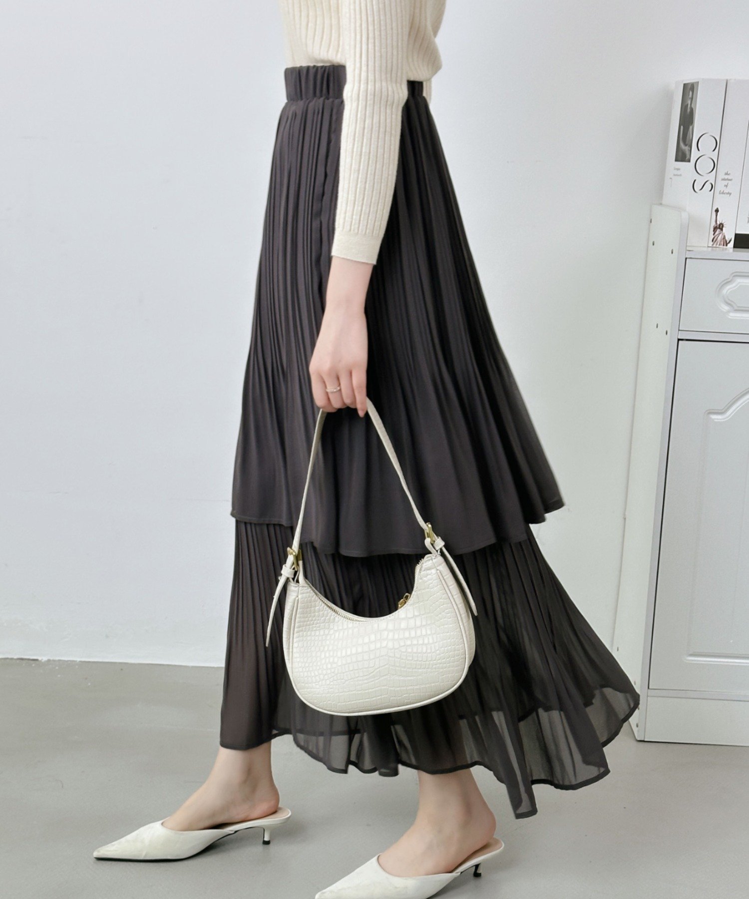 【その他のブランド/Other】のプリーツティアードスカート インテリア・キッズ・メンズ・レディースファッション・服の通販 founy(ファニー) 　ファッション　Fashion　レディースファッション　WOMEN　スカート　Skirt　ティアードスカート　Tiered Skirts　おすすめ　Recommend　クラシカル　Classical　サンダル　Sandals　ジャケット　Jacket　ティアード　Tiered　フレア　Flare　プリーツ　Pleats　ランダム　Random　エレガント 上品　Elegant　人気　Popularity　夏　Summer　チャコールグレー|ID: prp329100004525651 ipo3291000000032008413