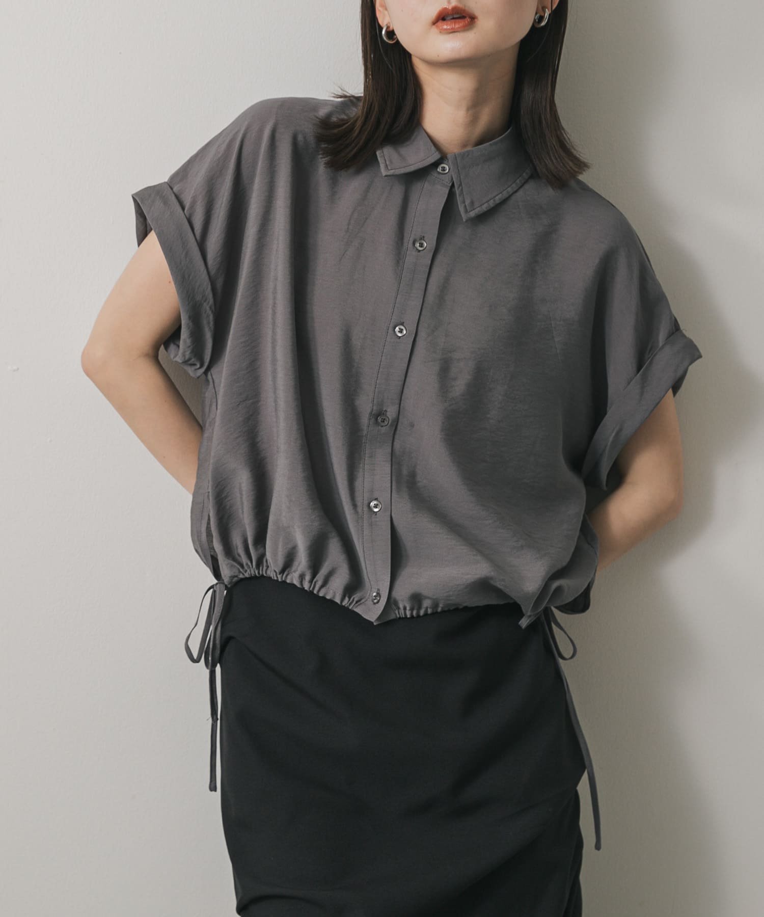 【センスオブプレイス/SENSE OF PLACE by URBAN RESEARCH】のクロップドバルーンブラウス インテリア・キッズ・メンズ・レディースファッション・服の通販 founy(ファニー) 　ファッション　Fashion　レディースファッション　Fashion for Women　トップス・カットソー　Cut & Sew Tops　シャツ・ブラウス・オフィスカジュアル　Elegant Blouses & Button-Ups　2025年　2025　2025春夏・S/S　Spring/Summer 2025 SS25　クロップド　Cropped, Short Length　デニム　Denim, Jeans Material　夏　Summer　S/S・春夏　SS, Spring/Summer, Warm Season　CHARCOAL|ID: prp329100004525715 ipo3291000000033241417