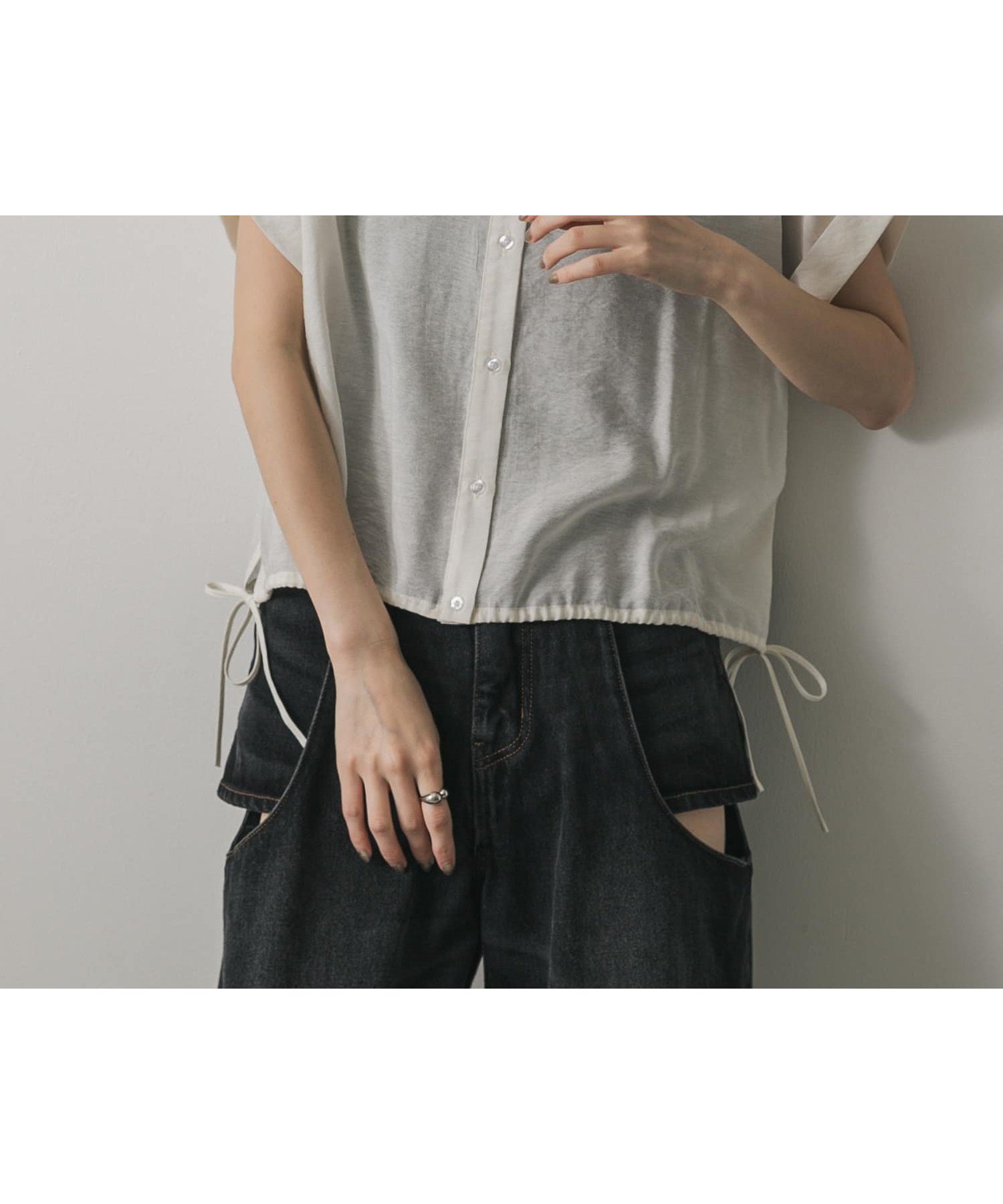 【センスオブプレイス/SENSE OF PLACE by URBAN RESEARCH】のクロップドバルーンブラウス インテリア・キッズ・メンズ・レディースファッション・服の通販 founy(ファニー) 　ファッション　Fashion　レディースファッション　Fashion for Women　トップス・カットソー　Cut & Sew Tops　シャツ・ブラウス・オフィスカジュアル　Elegant Blouses & Button-Ups　2025年　2025　2025春夏・S/S　Spring/Summer 2025 SS25　クロップド　Cropped, Short Length　デニム　Denim, Jeans Material　夏　Summer　S/S・春夏　SS, Spring/Summer, Warm Season　OFF WHITE|ID: prp329100004525715 ipo3291000000033241419