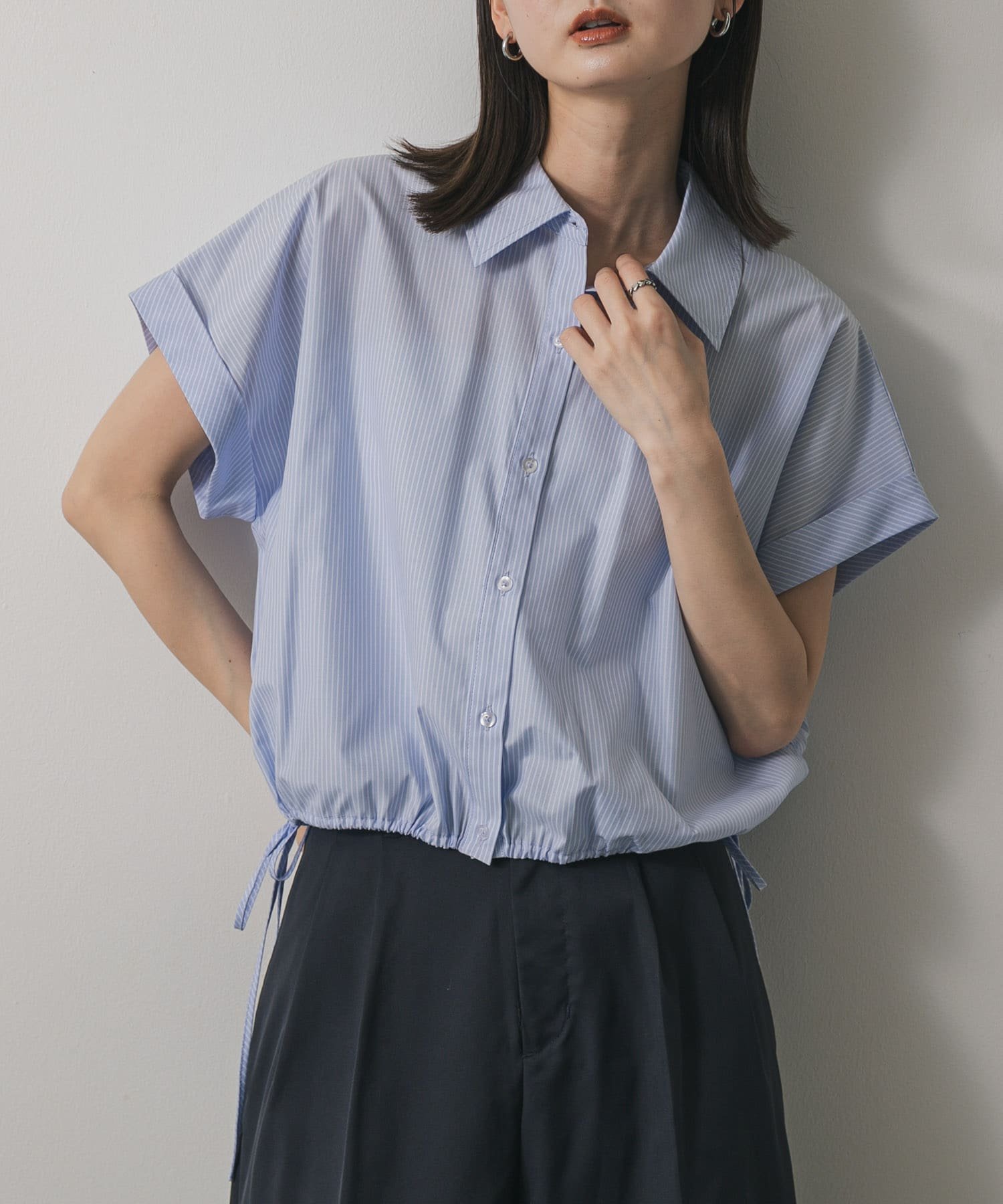 【センスオブプレイス/SENSE OF PLACE by URBAN RESEARCH】のクロップドバルーンブラウス インテリア・キッズ・メンズ・レディースファッション・服の通販 founy(ファニー) 　ファッション　Fashion　レディースファッション　Fashion for Women　トップス・カットソー　Cut & Sew Tops　シャツ・ブラウス・オフィスカジュアル　Elegant Blouses & Button-Ups　2025年　2025　2025春夏・S/S　Spring/Summer 2025 SS25　クロップド　Cropped, Short Length　デニム　Denim, Jeans Material　夏　Summer　S/S・春夏　SS, Spring/Summer, Warm Season　L.BLU×WHT|ID: prp329100004525715 ipo3291000000033241421