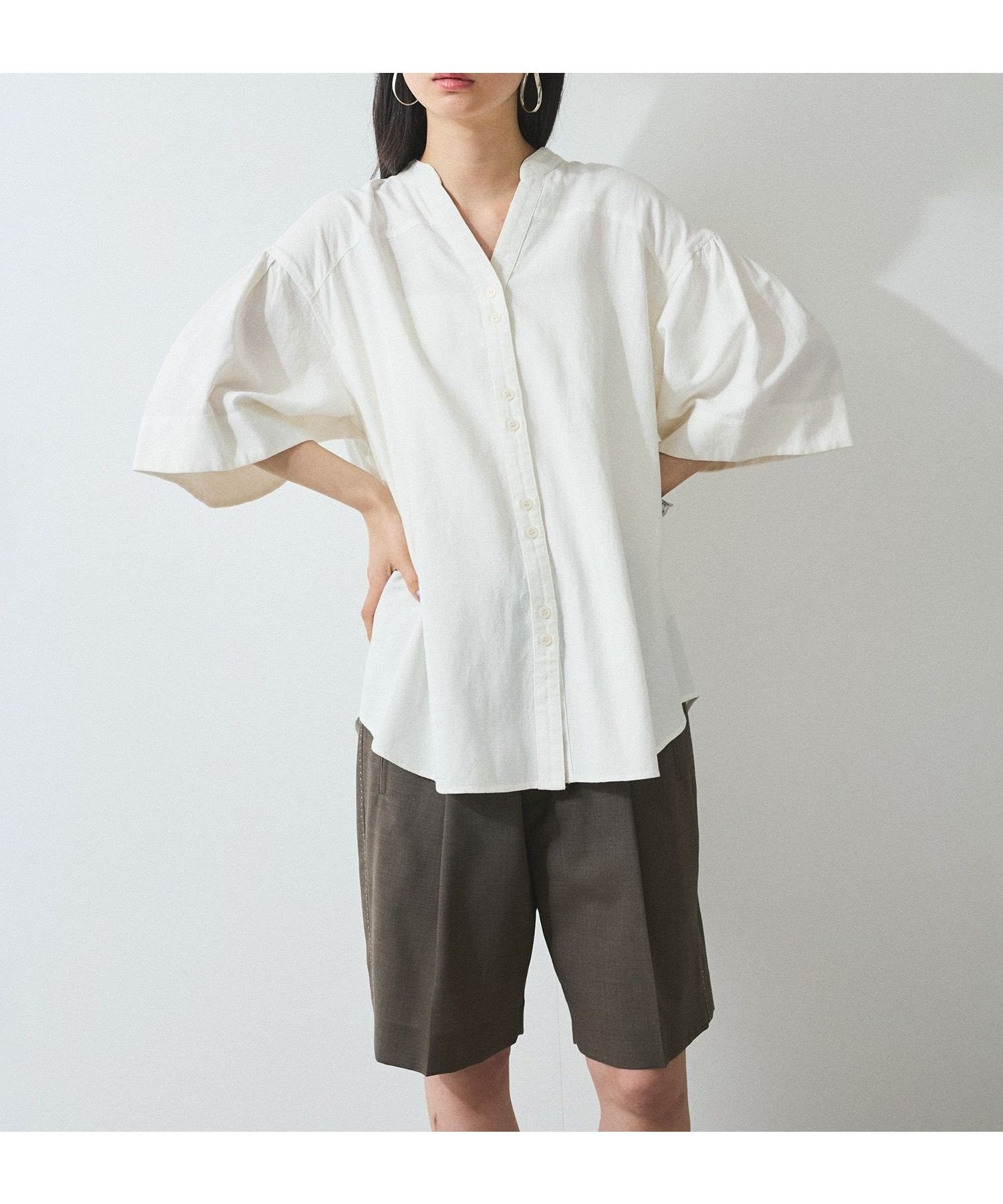 【アダム エ ロペ/ADAM ET ROPE'】の【WEB限定】リネン混フレアースリーブシャツ 人気、トレンドファッション・服の通販 founy(ファニー) 　ファッション　Fashion　レディースファッション　WOMEN　トップス・カットソー　Tops/Tshirt　シャツ/ブラウス　Shirts/Blouses　アクセサリー　Accessories　春　Spring　シンプル　Simple　スニーカー　Sneakers　スラックス　Slacks　スリーブ　Sleeve　デニム　Denim　ドレープ　Drape　フレア　Flare　フロント　Front　ポケット　Pocket　リネン　Linen　S/S・春夏　Ss・Spring/Summer　夏　Summer　2025年　2025　2025春夏・S/S　Ss,Spring/Summer,2025　 other-1|ID: prp329100004525777 ipo3291000000032008932