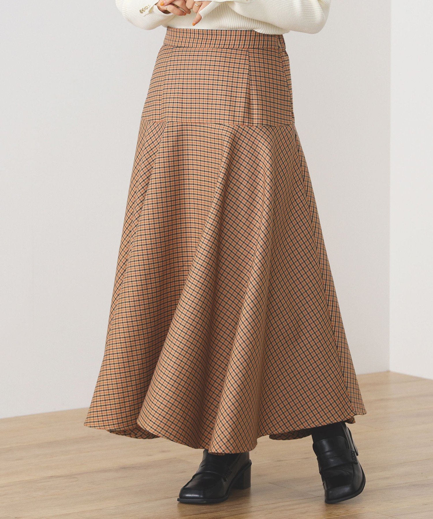【その他のブランド/Other】のBEAMS HEART / イレギュラーヘム チェックスカート インテリア・キッズ・メンズ・レディースファッション・服の通販 founy(ファニー) 　ファッション　Fashion　レディースファッション　WOMEN　スカート　Skirt　イレギュラーヘム　Irregular Hem　クラシカル　Classical　スニーカー　Sneakers　タイツ　Tights　チェック　Check　フレア　Flare　切替　Switching　BEIGE|ID: prp329100004525857 ipo3291000000032009279