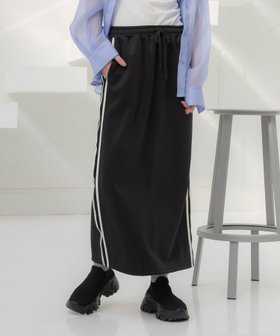 【ラコレ/LAKOLE】のトラックタイトスカート 人気、トレンドファッション・服の通販 founy(ファニー) ファッション Fashion レディースファッション WOMEN スカート Skirt おすすめ Recommend なめらか Smooth ジャージ Jersey スリット Slit トレンド Trend ベーシック Basic ボトム Bottom |ID:prp329100004525982