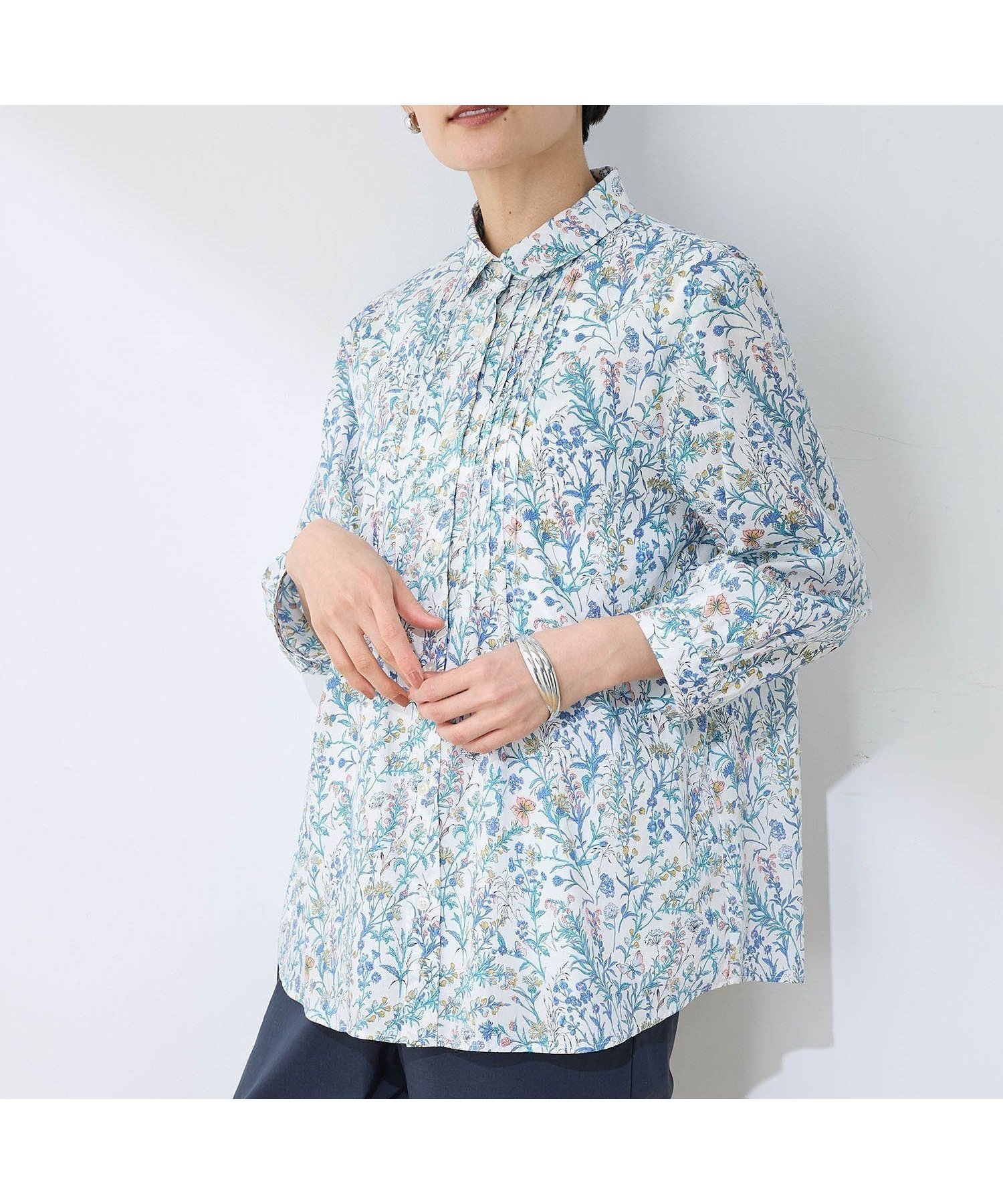 【デコイ/DECOY Since1981】のリバティプリントピンタックブラウス インテリア・キッズ・メンズ・レディースファッション・服の通販 founy(ファニー) 　ファッション　Fashion　レディースファッション　WOMEN　トップス・カットソー　Tops/Tshirt　シャツ/ブラウス　Shirts/Blouses　シンプル　Simple　フロント　Front　エレガント 上品　Elegant　ブルー|ID: prp329100004526130 ipo3291000000032010417