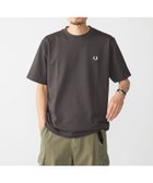 【シップス/SHIPS / MEN】の【SHIPS別注】FRED PERRY COOLMAX 鹿の子 ワンポイント ロゴ Tシャツ 25SS ダークグレー|ID: prp329100004526159 ipo3291000000032506885