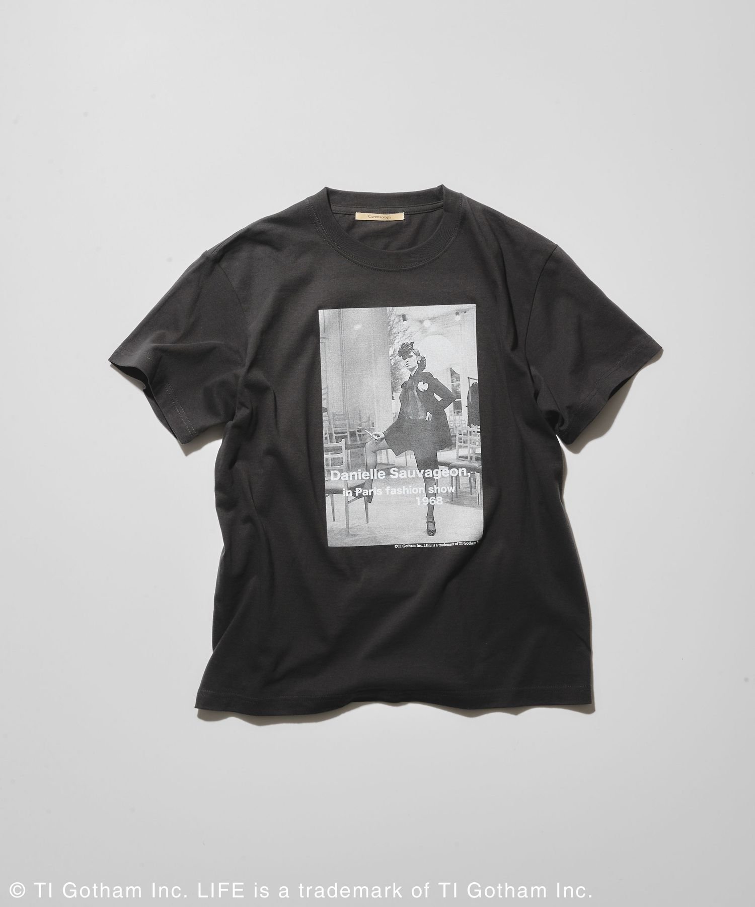 【カレンソロジー/Curensology】の【LIFE PICTURE COLLECTION】別注SLTシャツ(タテ) インテリア・キッズ・メンズ・レディースファッション・服の通販 founy(ファニー) 　ファッション　Fashion　レディースファッション　WOMEN　トップス・カットソー　Tops/Tshirt　シャツ/ブラウス　Shirts/Blouses　ロング / Tシャツ　T-Shirts　アクセサリー　Accessories　インナー　Inner　エレガント 上品　Elegant　ヴィンテージ　Vintage　春　Spring　洗える　Washable　カットソー　Cut And Sew　キャラクター　Character　グラフィック　Graphic　コレクション　Collection　シンプル　Simple　ジャケット　Jacket　スペシャル　Special　スリーブ　Sleeve　雑誌　Magazine　フロント　Front　プリント　Print　別注　Special Order　モノトーン　Monotone　ロング　Long　おすすめ　Recommend　夏　Summer　ブラック09|ID: prp329100004526168 ipo3291000000032010618