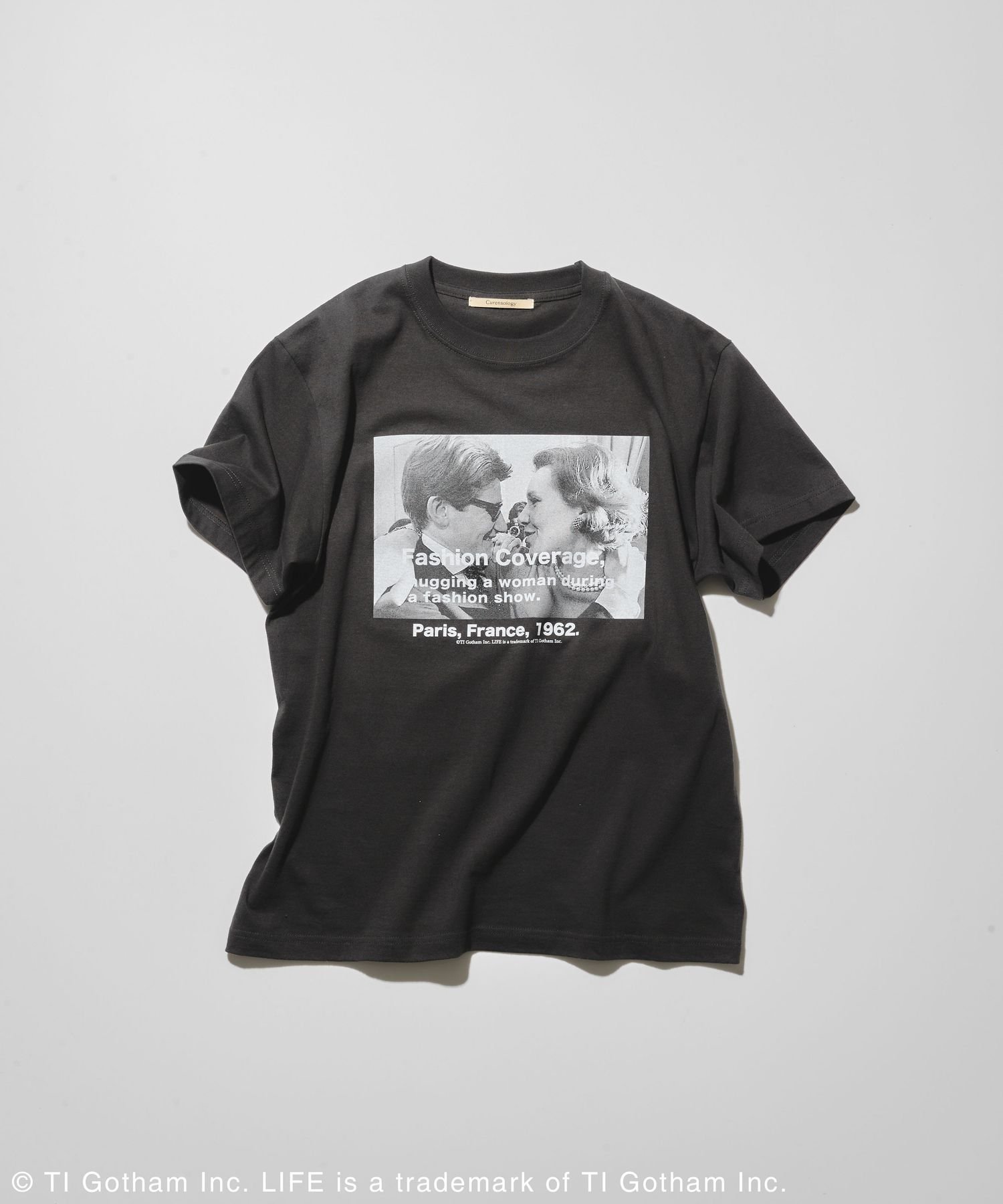 【カレンソロジー/Curensology】の【LIFE PICTURE COLLECTION】別注SLTシャツ(ヨコ) インテリア・キッズ・メンズ・レディースファッション・服の通販 founy(ファニー) 　ファッション　Fashion　レディースファッション　WOMEN　トップス・カットソー　Tops/Tshirt　シャツ/ブラウス　Shirts/Blouses　ロング / Tシャツ　T-Shirts　アクセサリー　Accessories　インナー　Inner　エレガント 上品　Elegant　ヴィンテージ　Vintage　春　Spring　洗える　Washable　カットソー　Cut And Sew　キャラクター　Character　グラフィック　Graphic　コレクション　Collection　シンプル　Simple　ジャケット　Jacket　スペシャル　Special　スリーブ　Sleeve　雑誌　Magazine　フランス　France　フロント　Front　プリント　Print　別注　Special Order　モノトーン　Monotone　ロング　Long　おすすめ　Recommend　夏　Summer　ブラック09|ID: prp329100004526169 ipo3291000000032010622