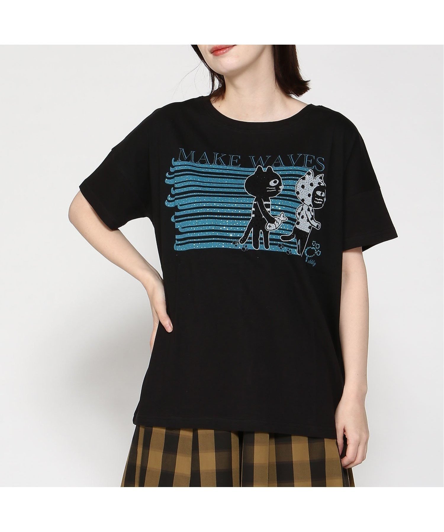 【ペブリー/Pebbly】のMe YoMakeWavesTシャツ インテリア・キッズ・メンズ・レディースファッション・服の通販 founy(ファニー) 　ファッション　Fashion　レディースファッション　WOMEN　アウター　Coat Outerwear　トップス・カットソー　Tops/Tshirt　シャツ/ブラウス　Shirts/Blouses　ロング / Tシャツ　T-Shirts　ベスト/ジレ　Gilets/Vests　シンプル　Simple　ストーン　Stone　プリント　Print　リラックス　Relax　猫　Cat　ブラック|ID: prp329100004526171 ipo3291000000032010630