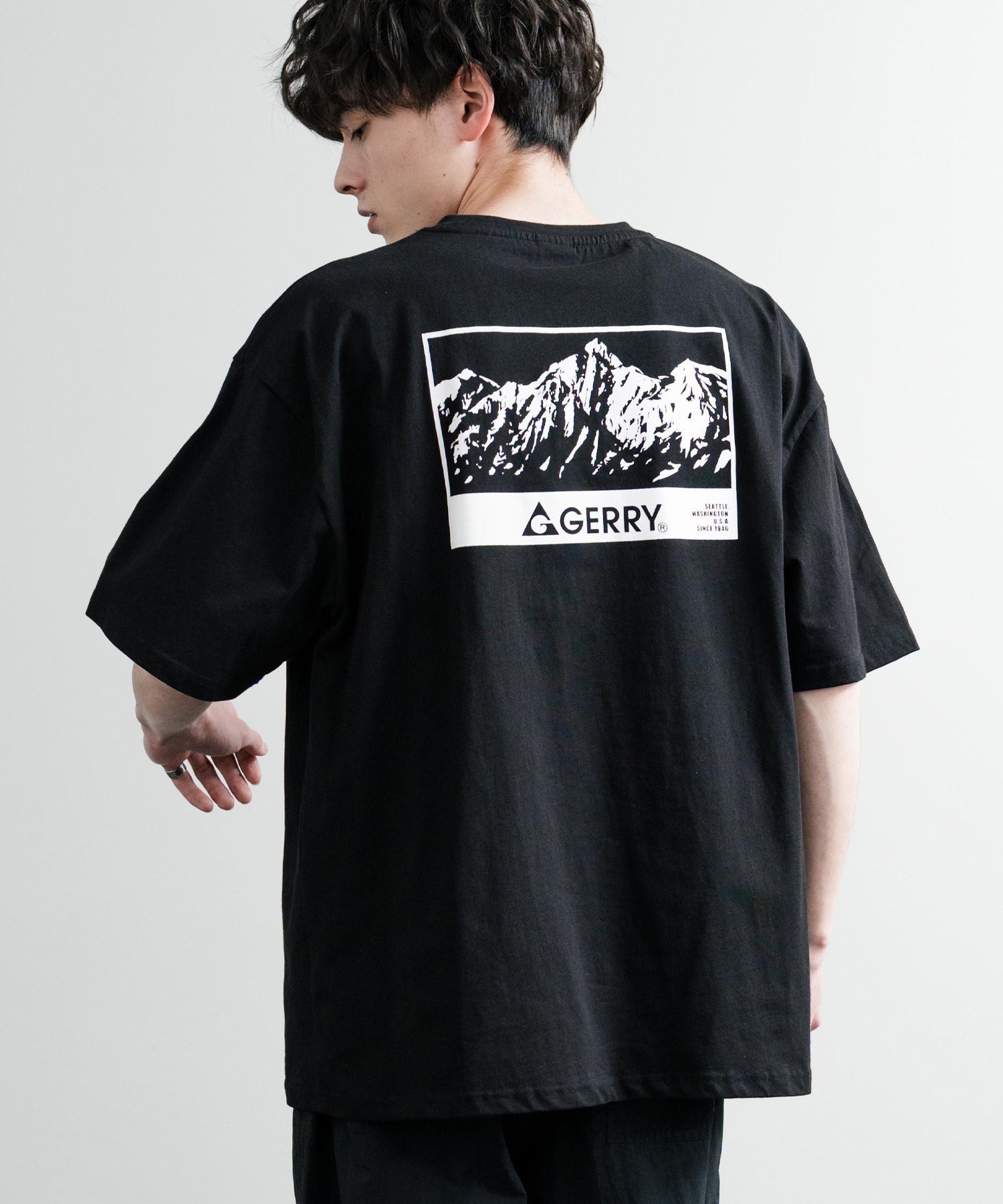 【ロッキーモンロー/Rocky Monroe】のGERRY ワンポイントロゴ刺繍バックプリント半袖Tシャツ 人気、トレンドファッション・服の通販 founy(ファニー) 　ファッション　Fashion　レディースファッション　WOMEN　トップス・カットソー　Tops/Tshirt　シャツ/ブラウス　Shirts/Blouses　ロング / Tシャツ　T-Shirts　バッグ　Bag　アウトドア　Outdoor　スラックス　Slacks　デニム　Denim　トレンド　Trend　バランス　Balance　パターン　Pattern　プリント　Print　ベーシック　Basic　半袖　Short Sleeve　メンズ　Mens　リラックス　Relax　ロング　Long　ワイド　Wide　ワンポイント　One Point　再入荷　Restock/Back In Stock/Re Arrival　おすすめ　Recommend　 other-1|ID: prp329100004526185 ipo3291000000032371339