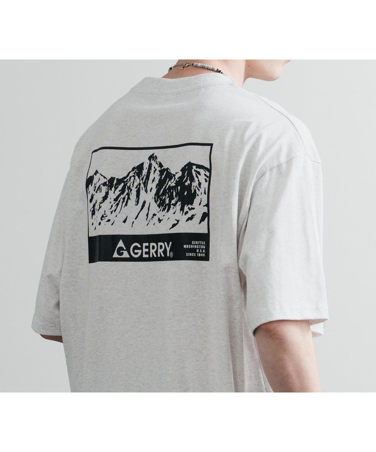 【ロッキーモンロー/Rocky Monroe】のGERRY ワンポイントロゴ刺繍バックプリント半袖Tシャツ インテリア・キッズ・メンズ・レディースファッション・服の通販 founy(ファニー) 　ファッション　Fashion　レディースファッション　WOMEN　トップス・カットソー　Tops/Tshirt　シャツ/ブラウス　Shirts/Blouses　ロング / Tシャツ　T-Shirts　バッグ　Bag　アウトドア　Outdoor　スラックス　Slacks　デニム　Denim　トレンド　Trend　バランス　Balance　パターン　Pattern　プリント　Print　ベーシック　Basic　半袖　Short Sleeve　メンズ　Mens　リラックス　Relax　ロング　Long　ワイド　Wide　ワンポイント　One Point　再入荷　Restock/Back In Stock/Re Arrival　おすすめ　Recommend　A3.A/グレー|ID: prp329100004526185 ipo3291000000032371347