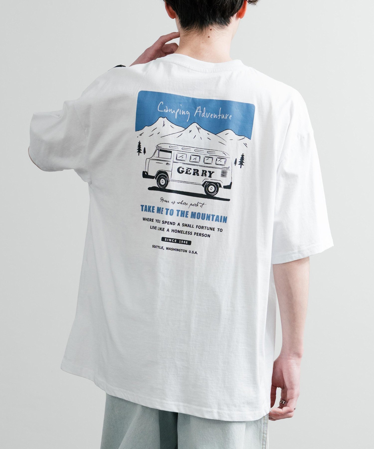 【ロッキーモンロー/Rocky Monroe】のGERRY ワンポイントロゴ刺繍バックプリント半袖Tシャツ インテリア・キッズ・メンズ・レディースファッション・服の通販 founy(ファニー) 　ファッション　Fashion　レディースファッション　WOMEN　トップス・カットソー　Tops/Tshirt　シャツ/ブラウス　Shirts/Blouses　ロング / Tシャツ　T-Shirts　バッグ　Bag　アウトドア　Outdoor　スラックス　Slacks　デニム　Denim　トレンド　Trend　バランス　Balance　パターン　Pattern　プリント　Print　ベーシック　Basic　半袖　Short Sleeve　メンズ　Mens　リラックス　Relax　ロング　Long　ワイド　Wide　ワンポイント　One Point　再入荷　Restock/Back In Stock/Re Arrival　おすすめ　Recommend　B1.ホワイト|ID: prp329100004526185 ipo3291000000032371348