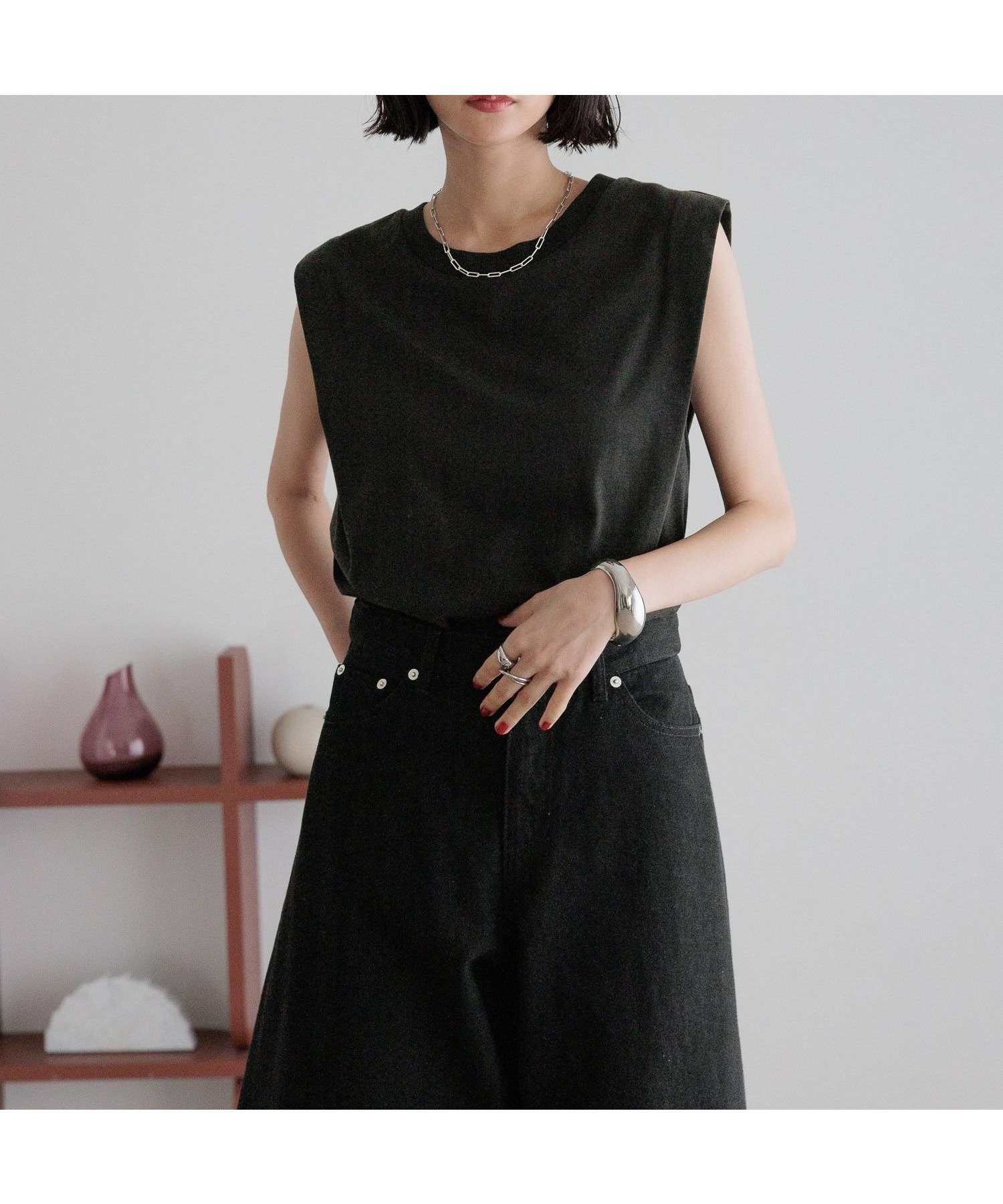 【ローリーズファーム/LOWRYS FARM】のショルダータックノースリーブ インテリア・キッズ・メンズ・レディースファッション・服の通販 founy(ファニー) 　ファッション　Fashion　レディースファッション　Fashion for Women　トップス・カットソー　Cut & Sew Tops　キャミソール&ノースリーブ　Camisoles & Sleeveless Tops　おすすめ　Recommended / Our Picks　ストレート　Straight, Straight Cut　タイトスカート　Pencil Skirt, Tight Skirt　チュニック　Tunic, Long Top　ノースリーブ　Sleeveless, No-Sleeve　夏　Summer　ブラック09|ID: prp329100004526204 ipo3291000000032624505