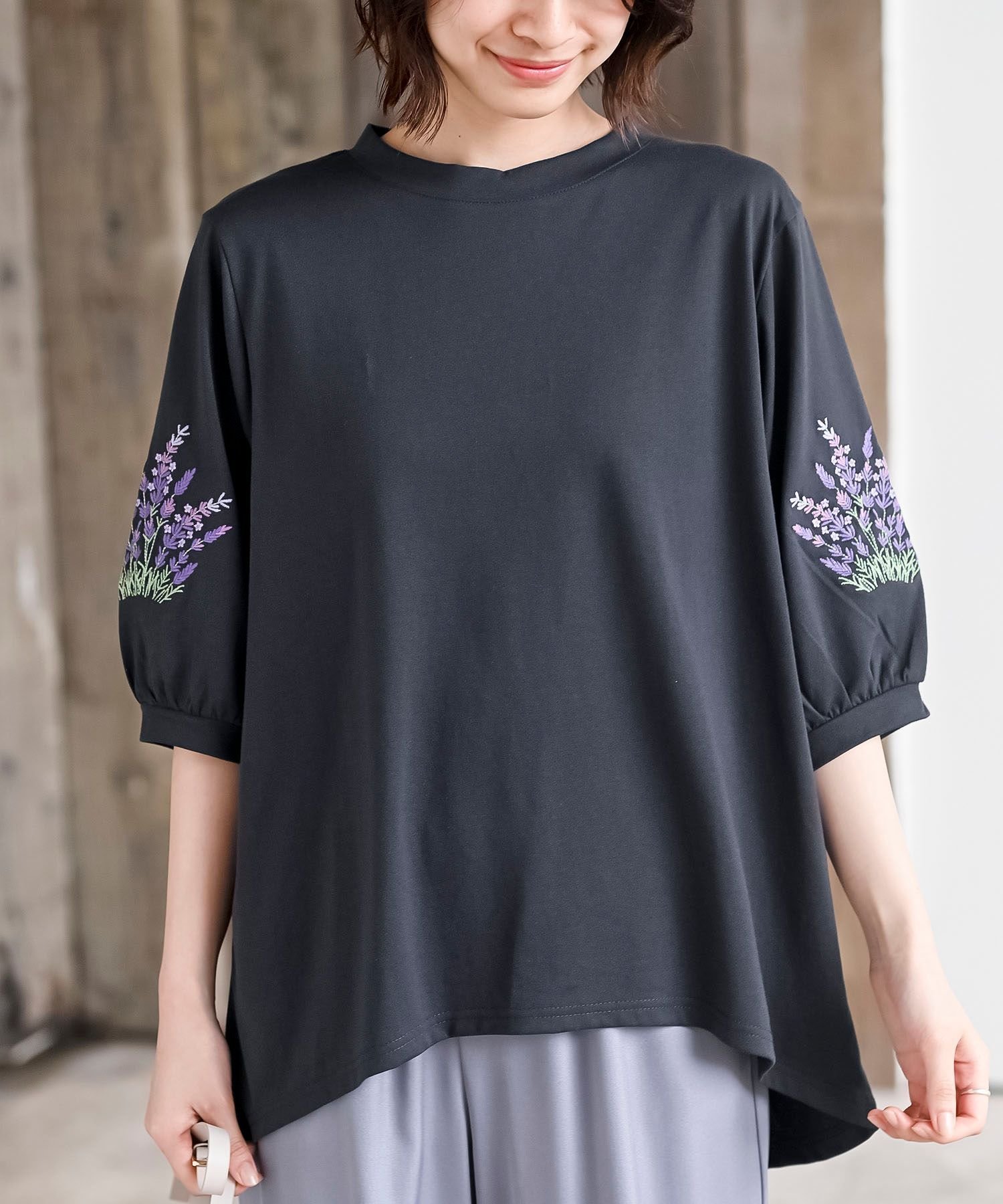【アールピーエス/rps】の刺繍スリーブ7分袖カットプルオーバー インテリア・キッズ・メンズ・レディースファッション・服の通販 founy(ファニー) 　ファッション　Fashion　レディースファッション　Fashion for Women　トップス・カットソー　Cut & Sew Tops　カジュアルプルオーバー・ニットトップス　Pullovers & Knit Tops / Casual Pullovers　コンシャス　Conscious, Bodycon　シンプル　Simple, Minimal　スリーブ　Sleeve, Long Sleeve / Short Sleeve　フラワー　Flower, Floral　再入荷　Restock / Back in Stock　チャコールグレー|ID: prp329100004526216 ipo3291000000033270260